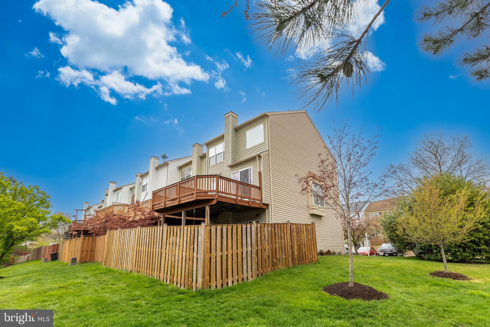 ASHBURN FARM - Residential