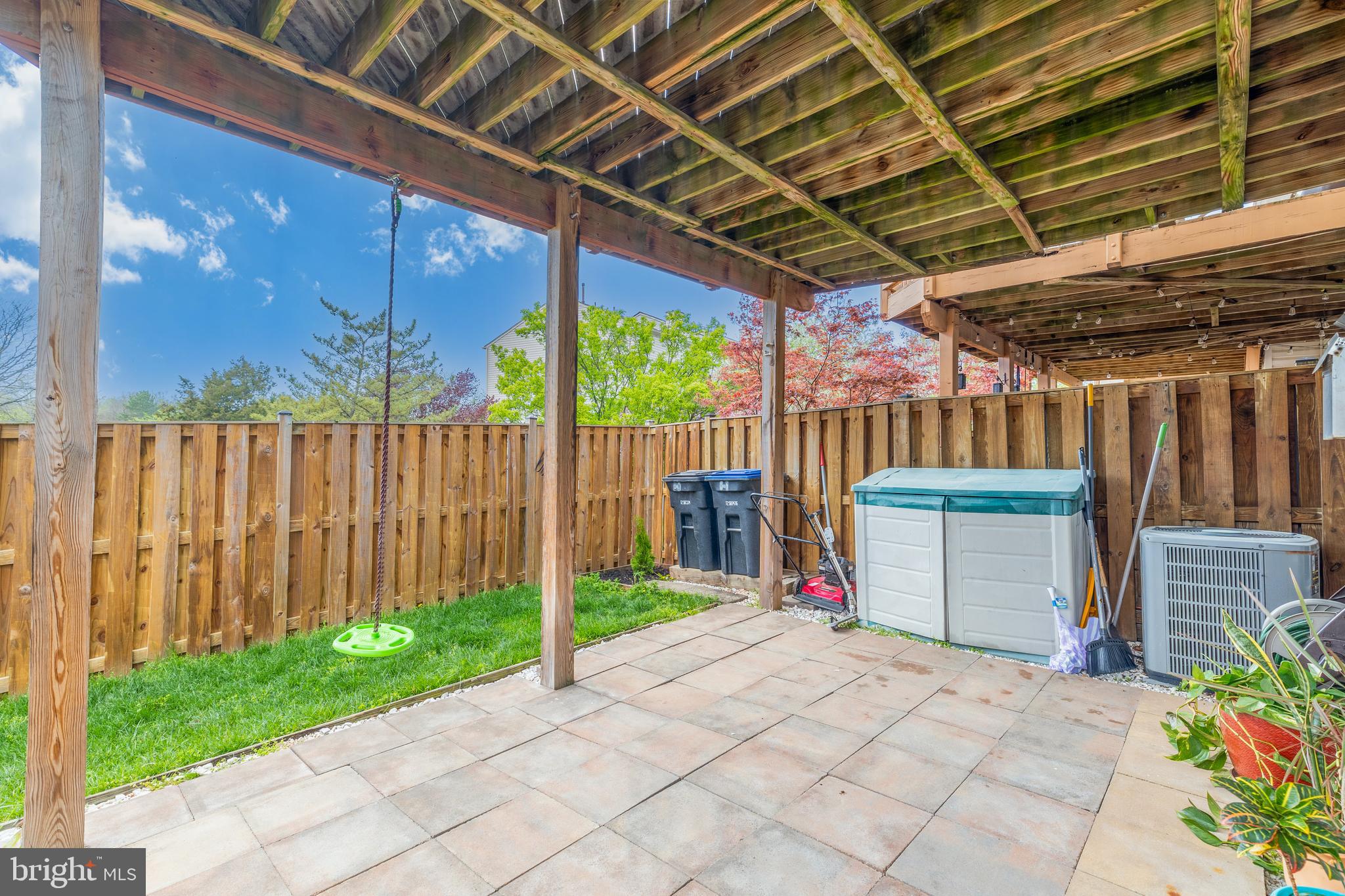 ASHBURN FARM - Residential