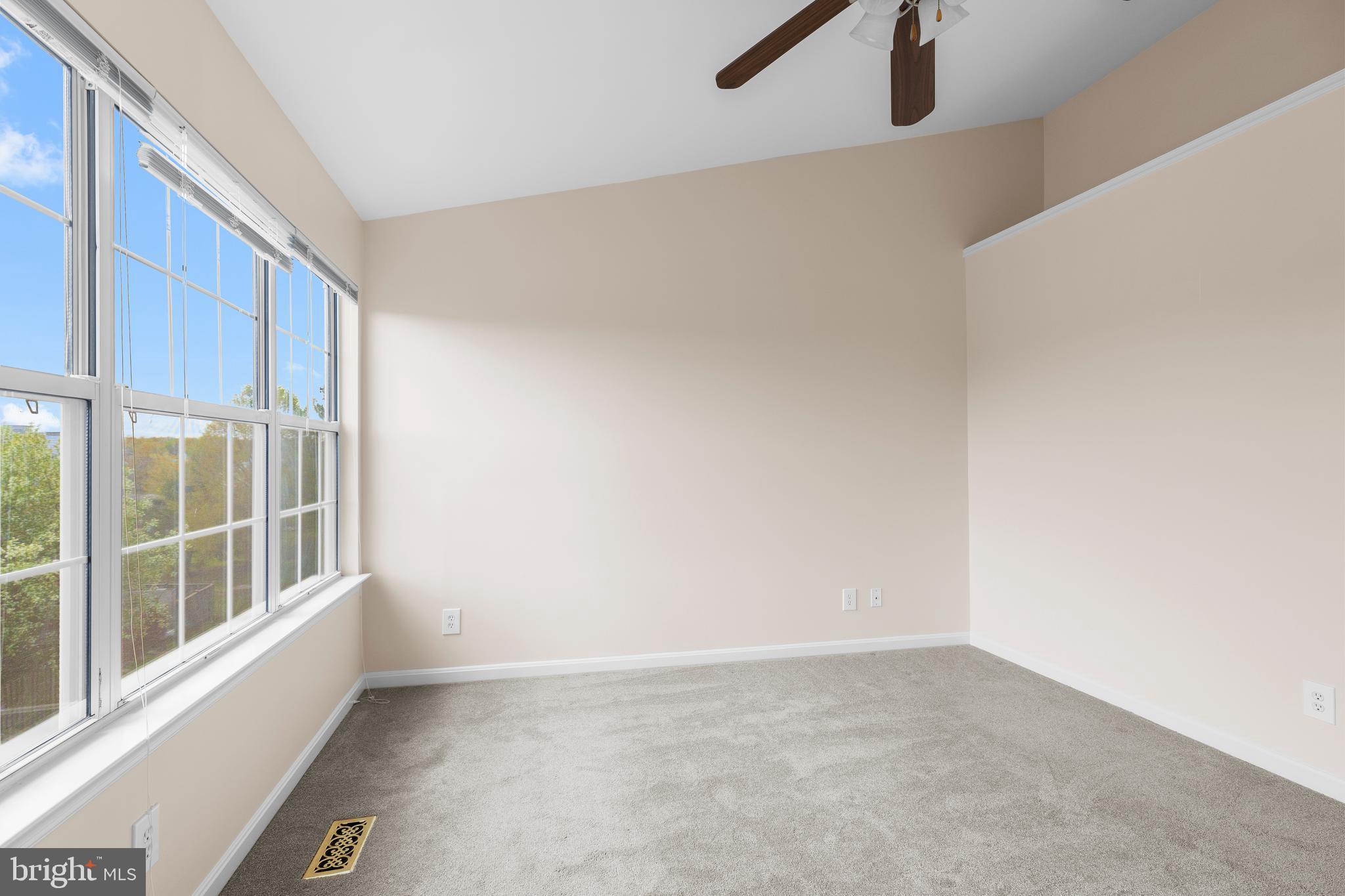 ASHBURN FARM - Residential