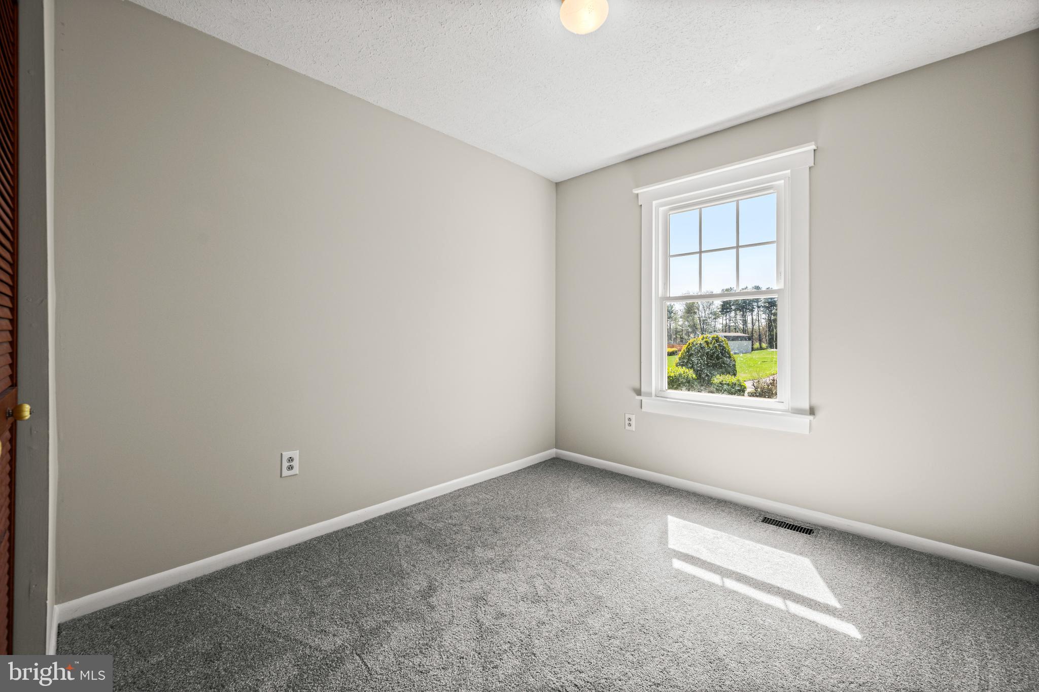 WOLF HILL - Residential