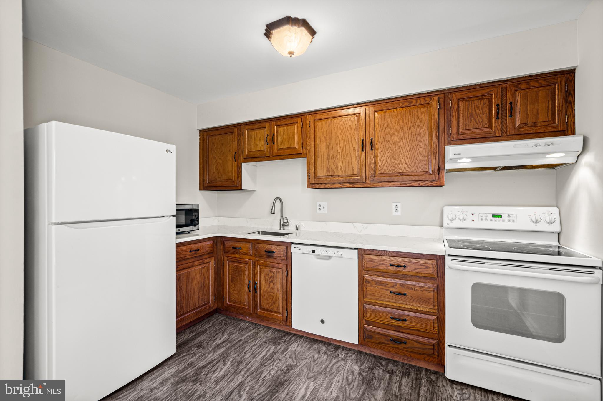 WOLF HILL - Residential