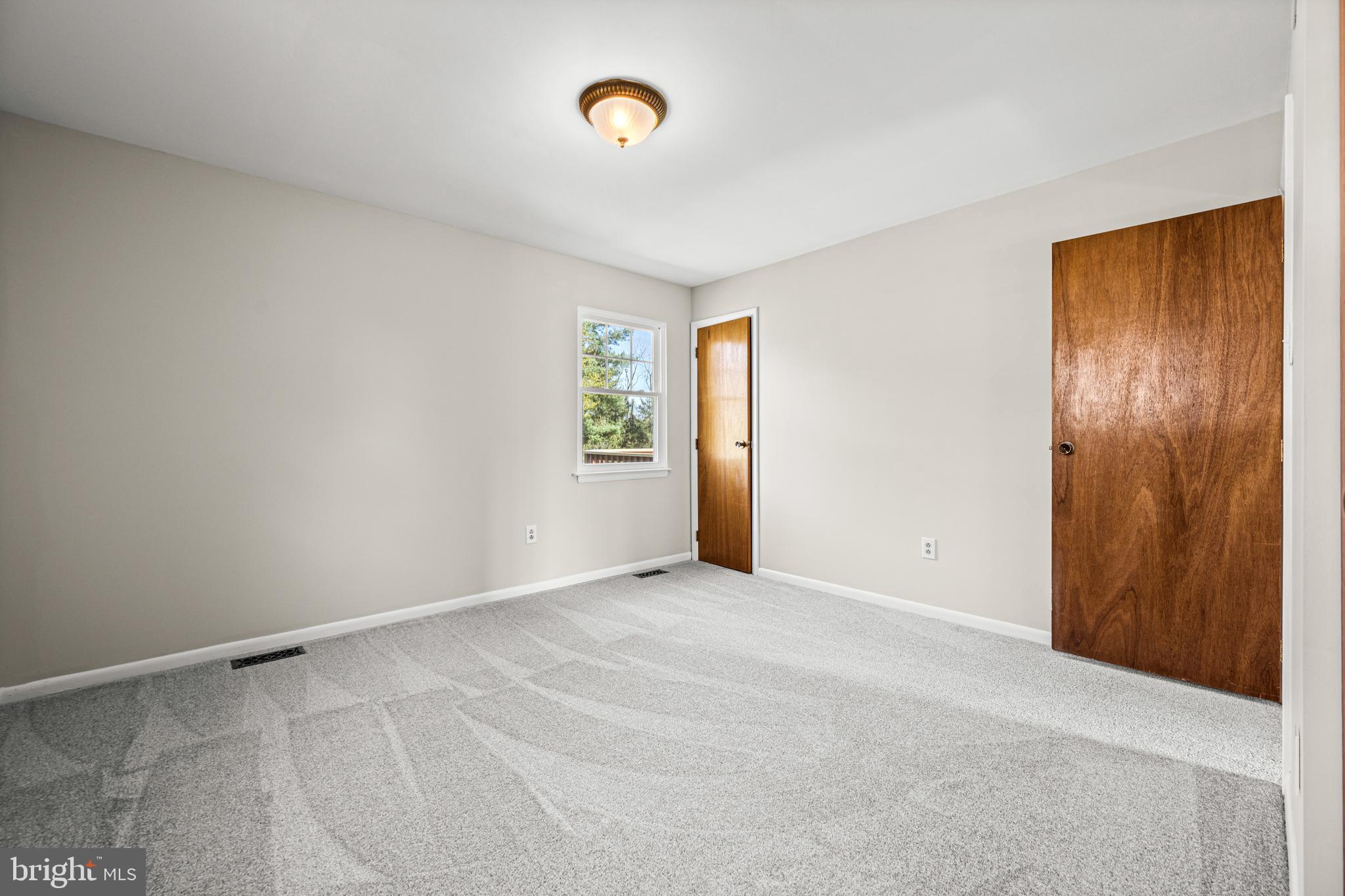 WOLF HILL - Residential