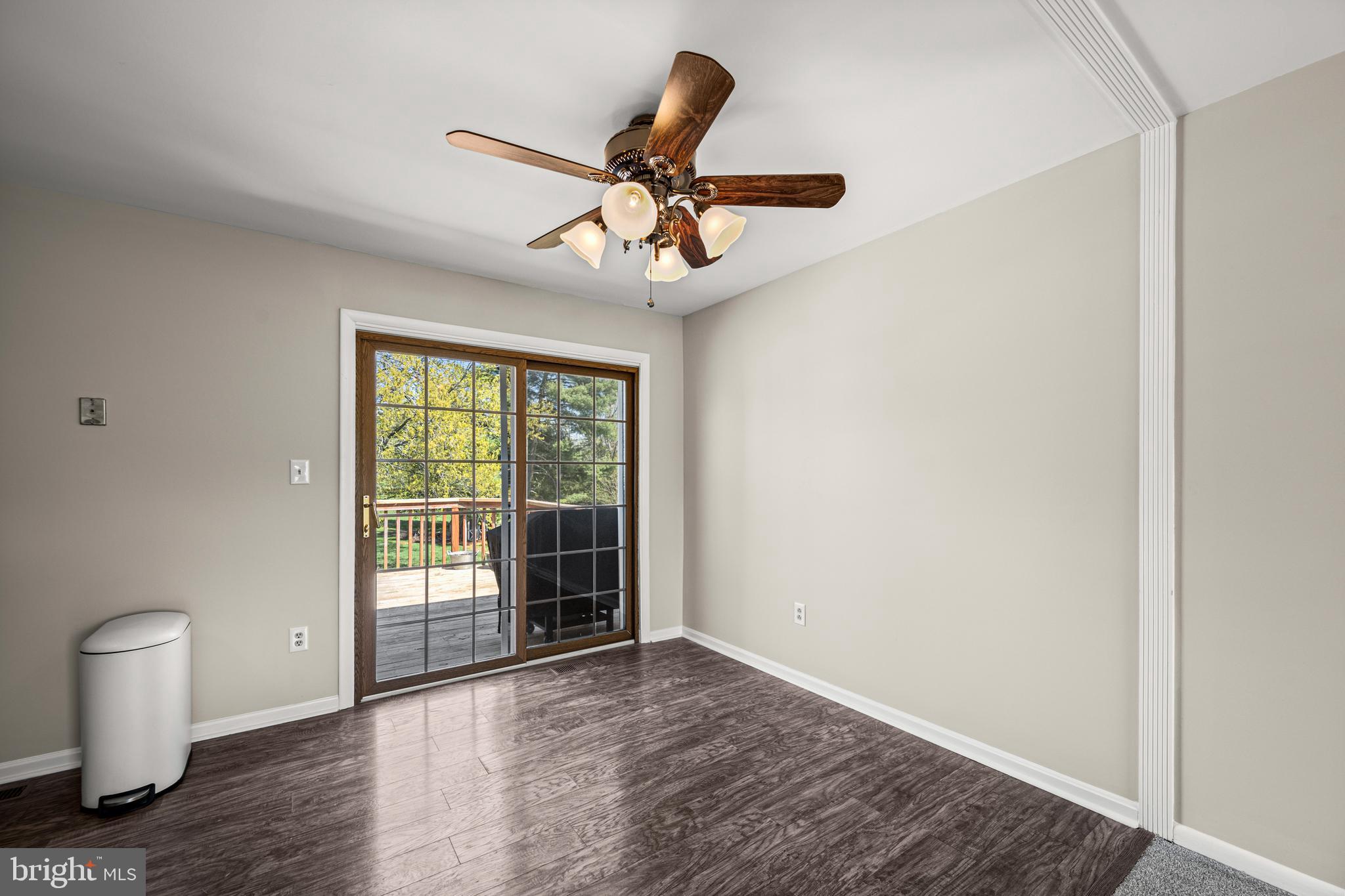 WOLF HILL - Residential