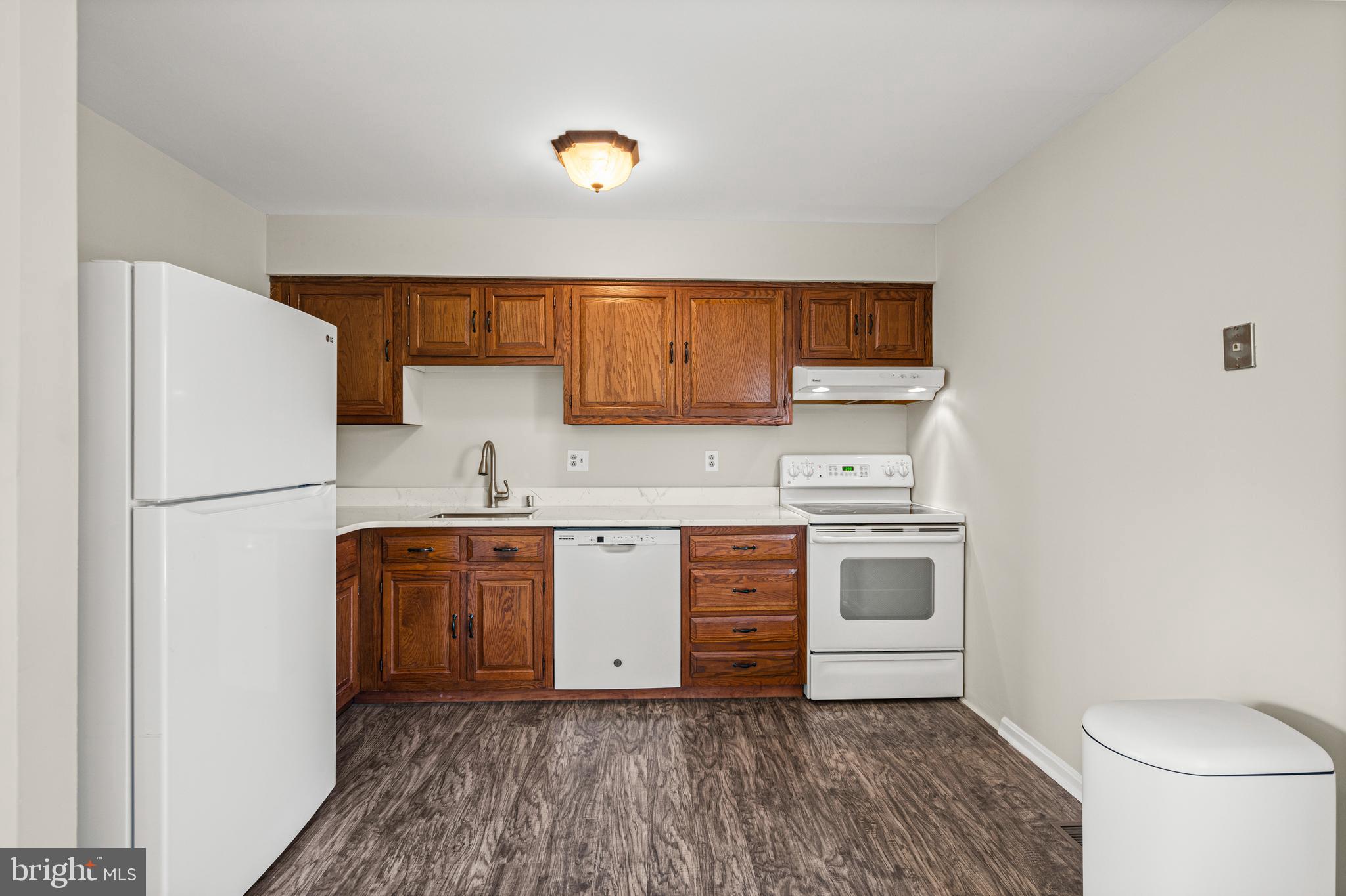 WOLF HILL - Residential