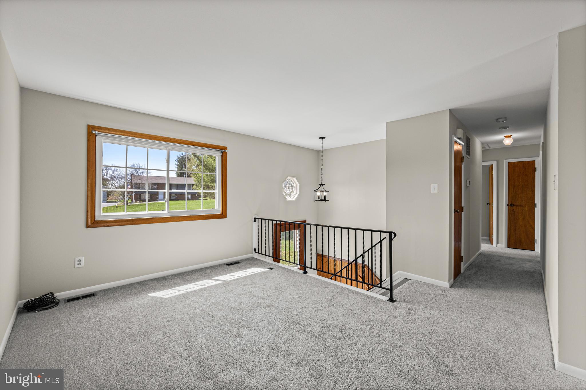 WOLF HILL - Residential