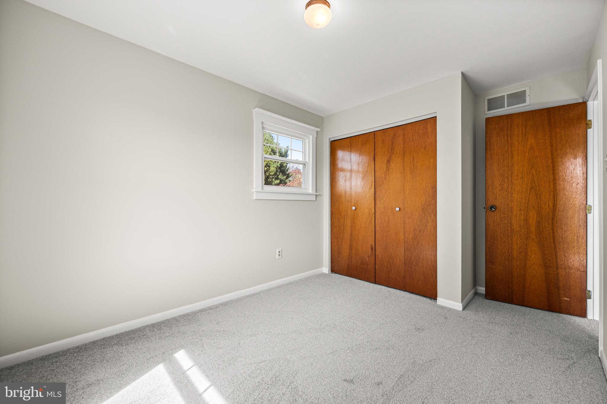 WOLF HILL - Residential