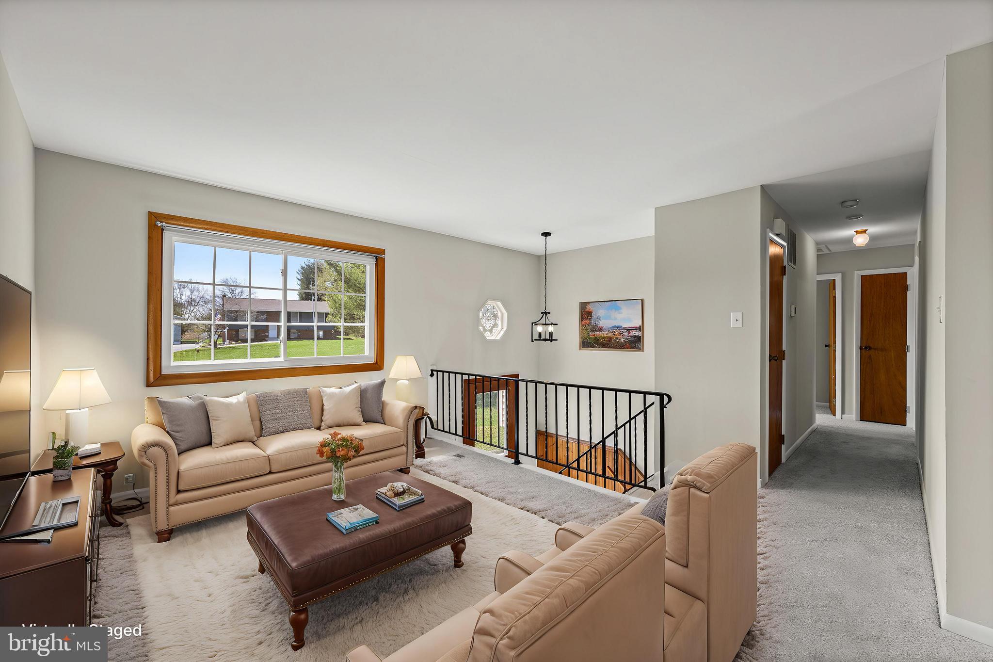 WOLF HILL - Residential