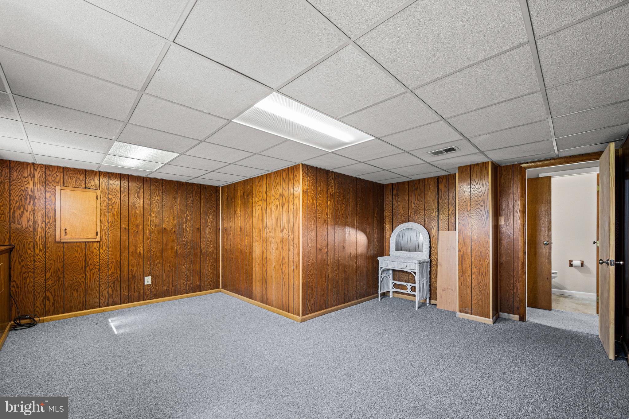 WOLF HILL - Residential