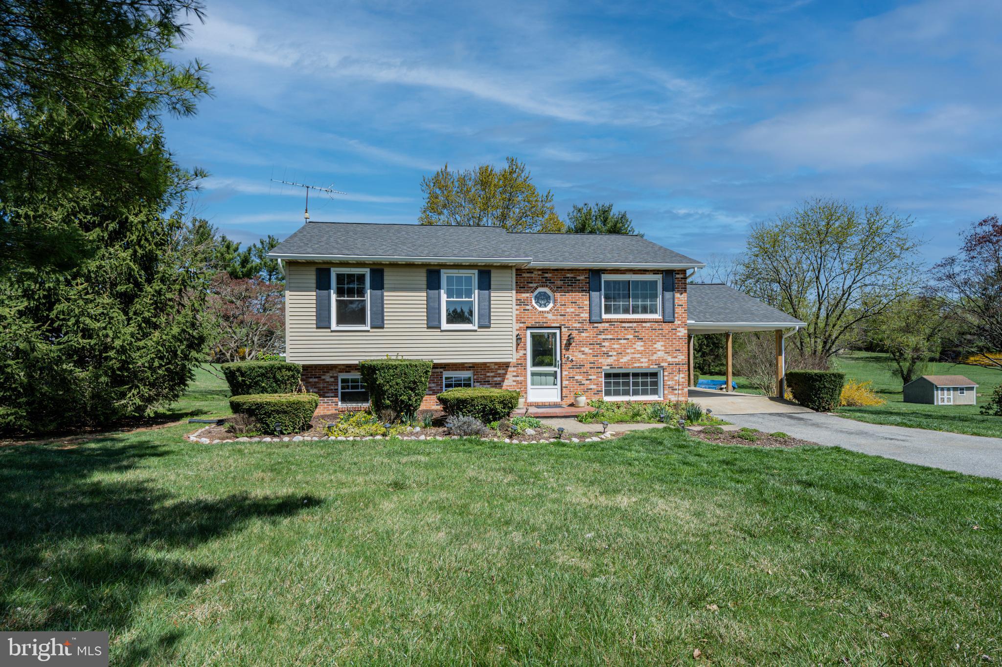 WOLF HILL - Residential