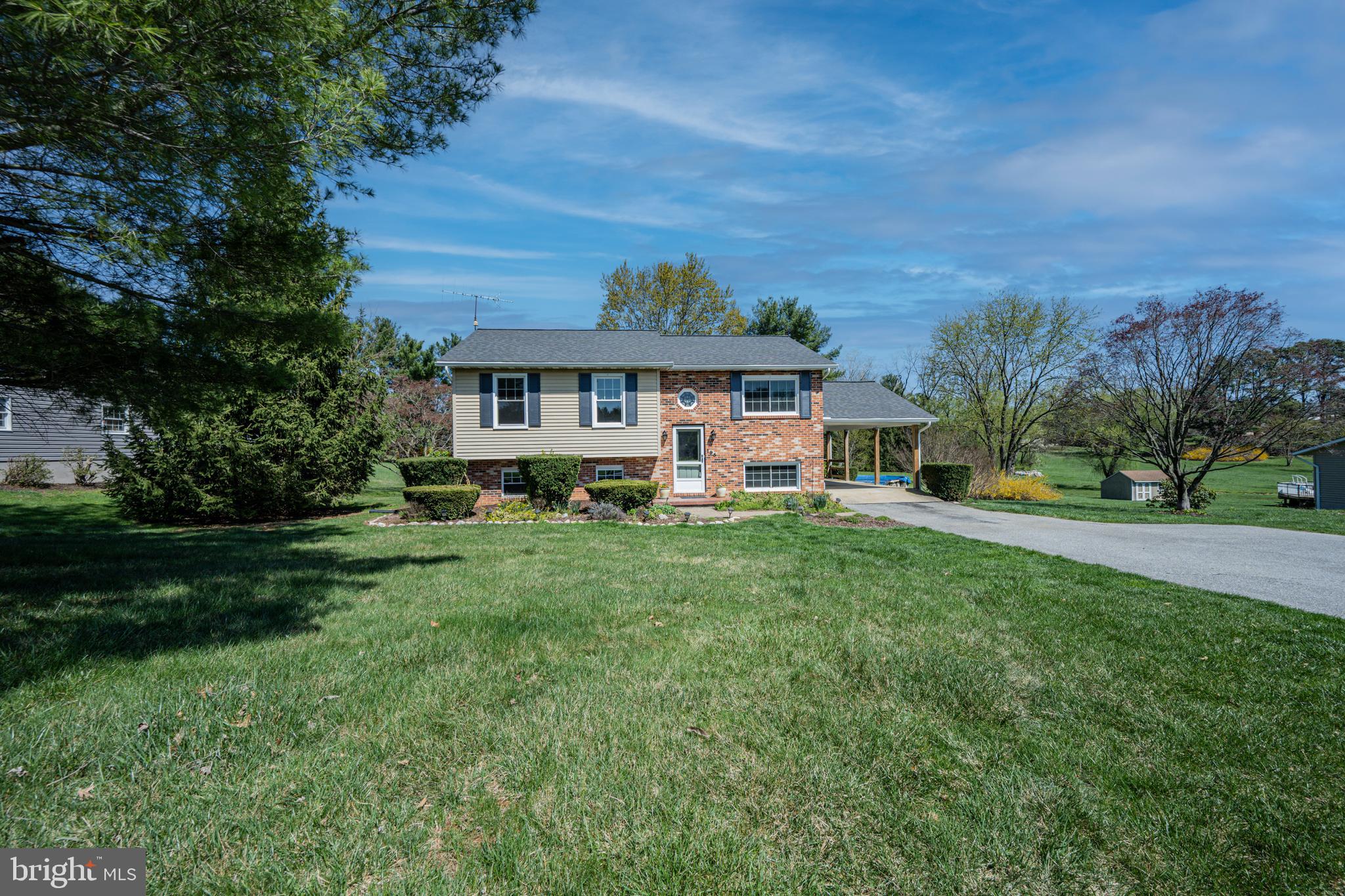 WOLF HILL - Residential