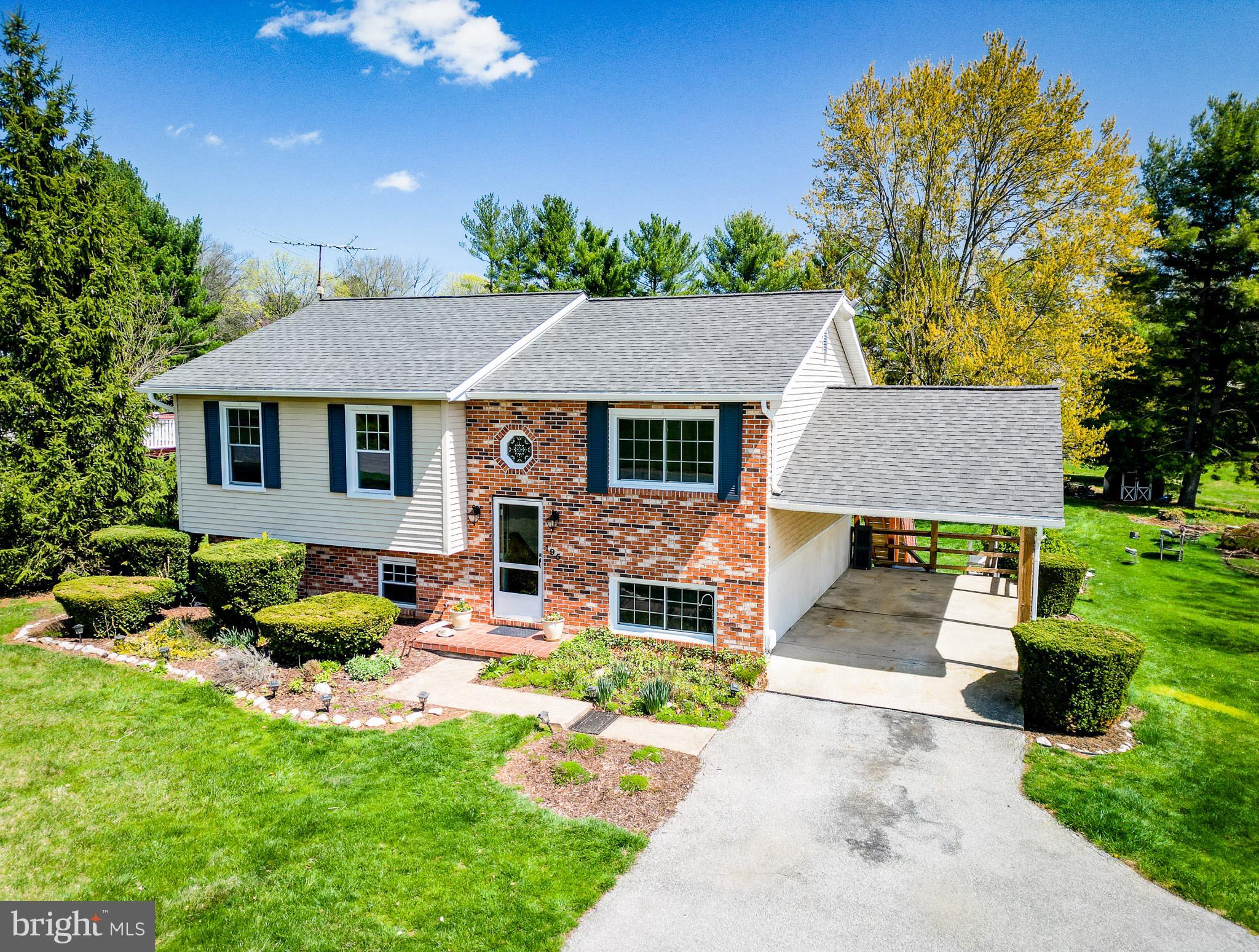 WOLF HILL - Residential