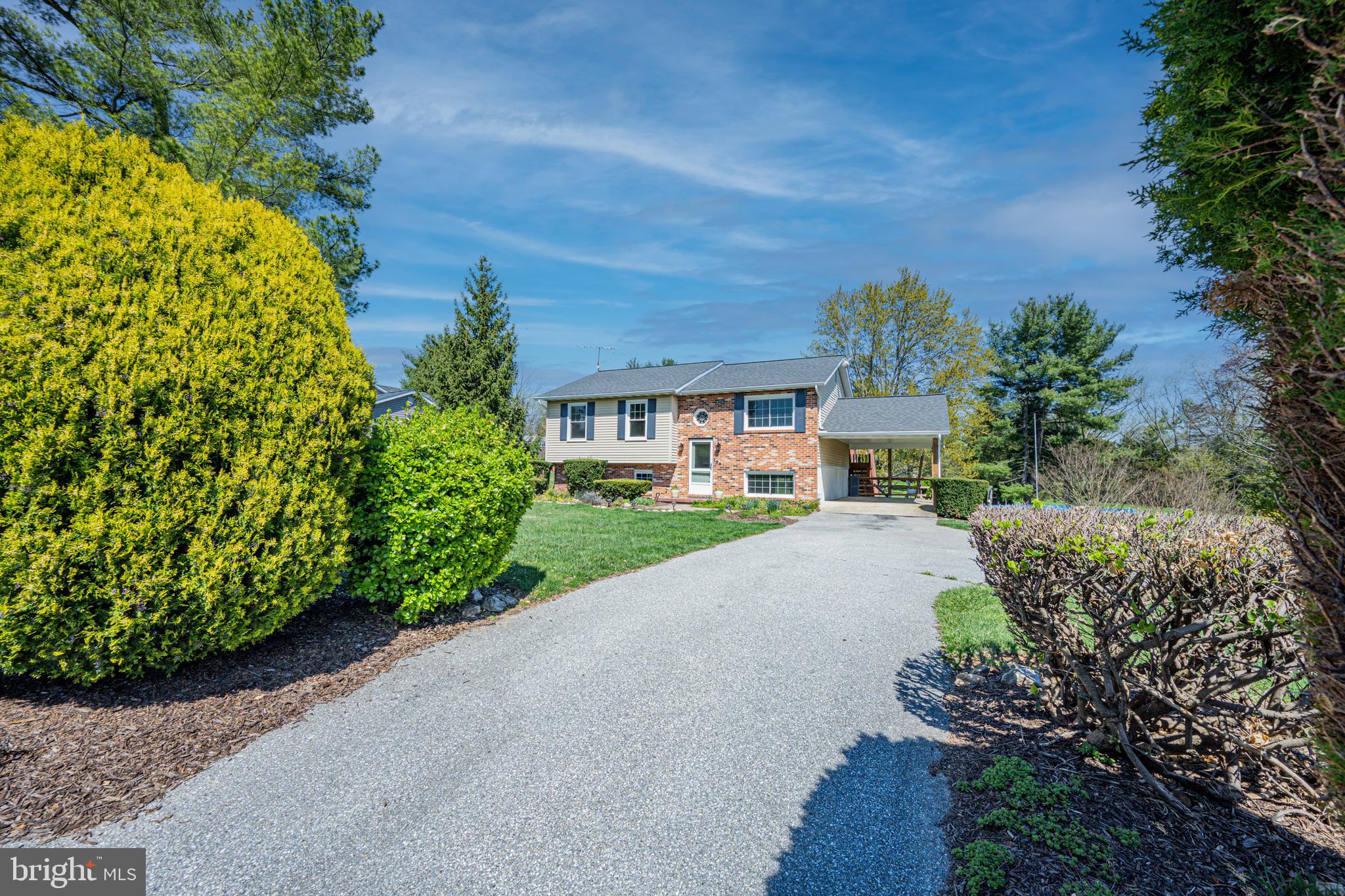 WOLF HILL - Residential