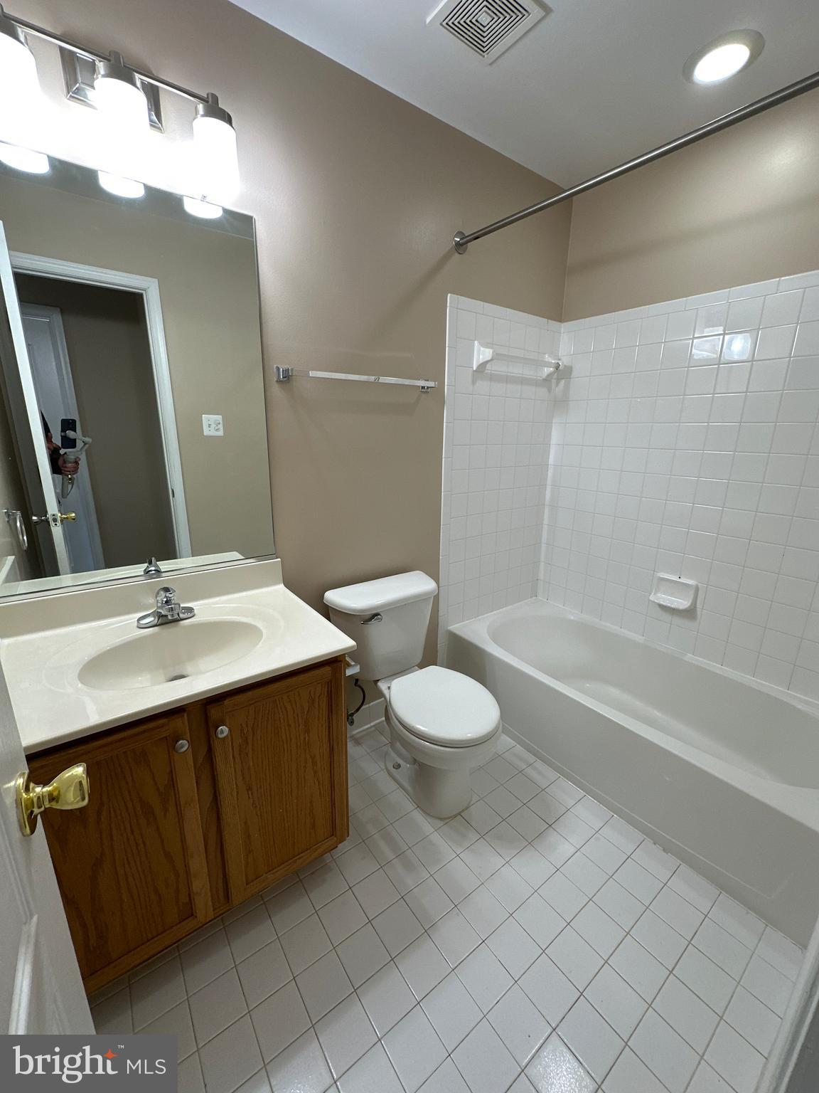 GERMANTOWN STATION - Residential Lease