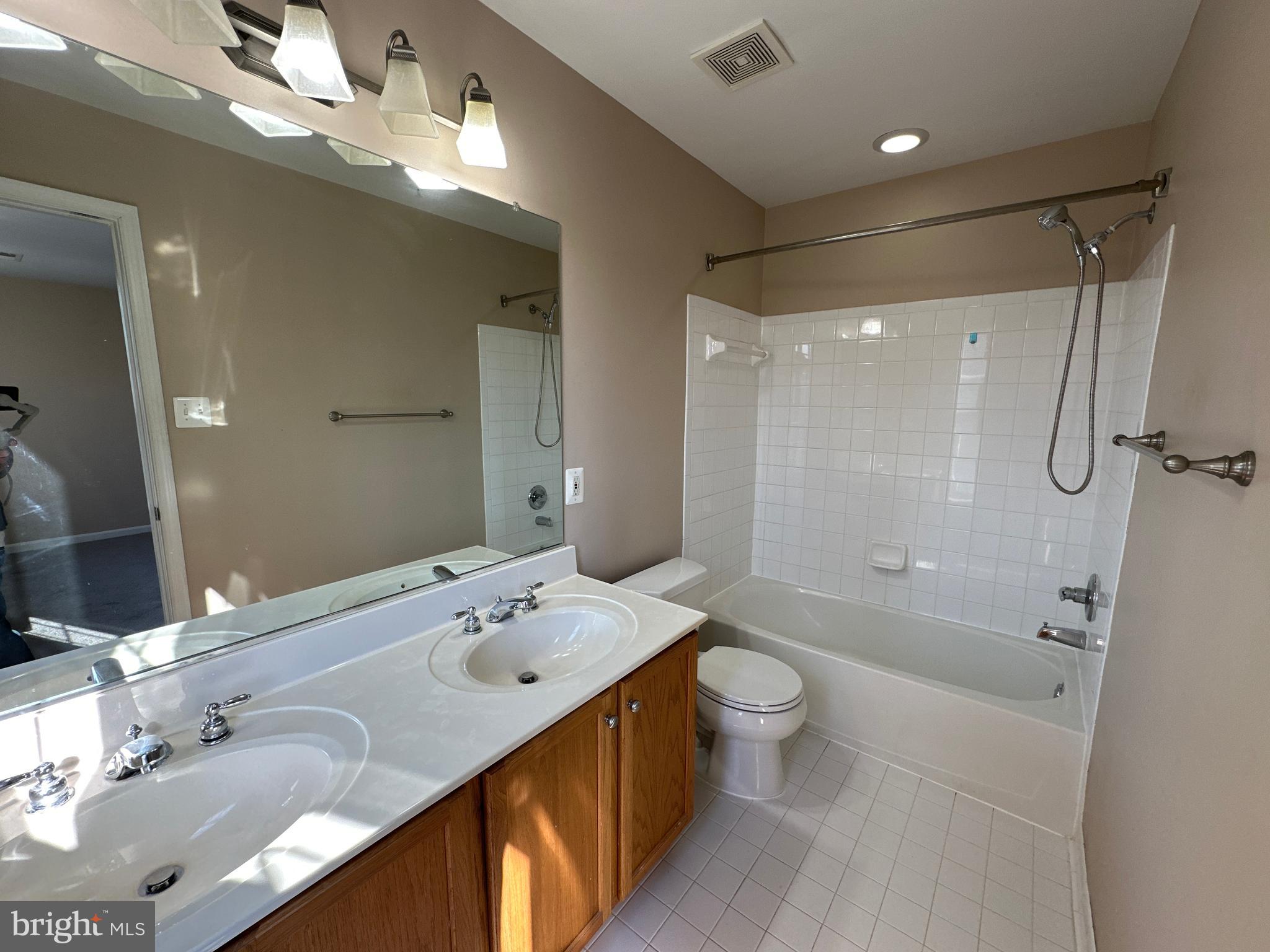 GERMANTOWN STATION - Residential Lease