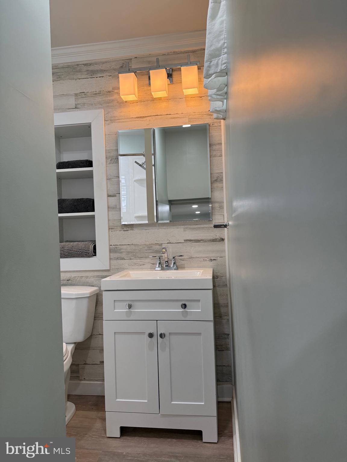 SYLVAN SHORES - Residential