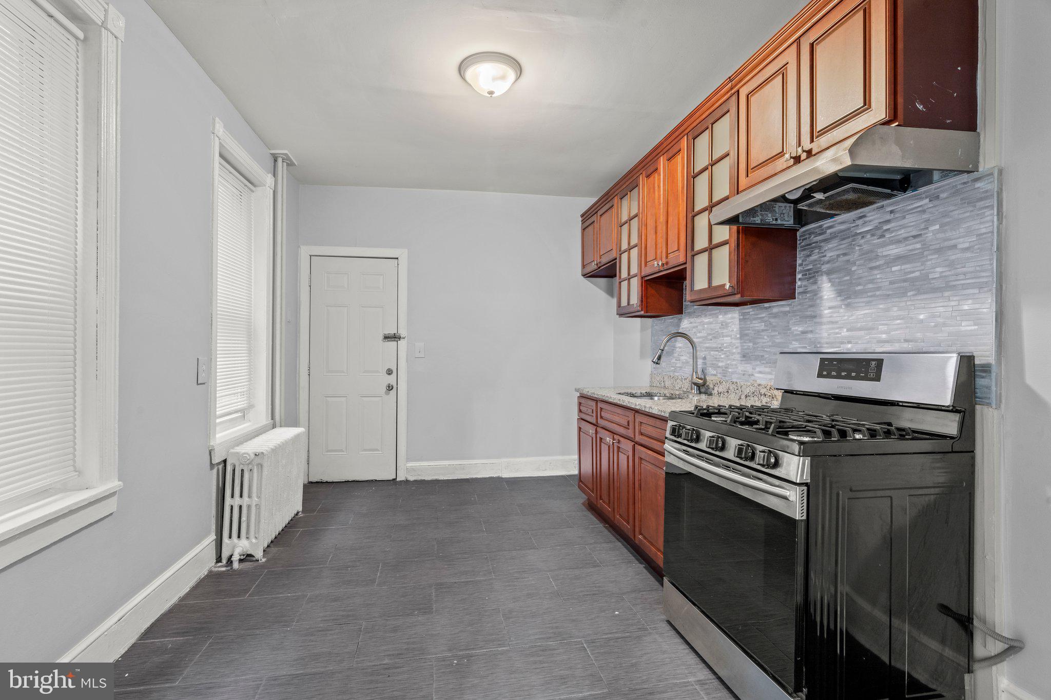 3553 EMERALD STREET
