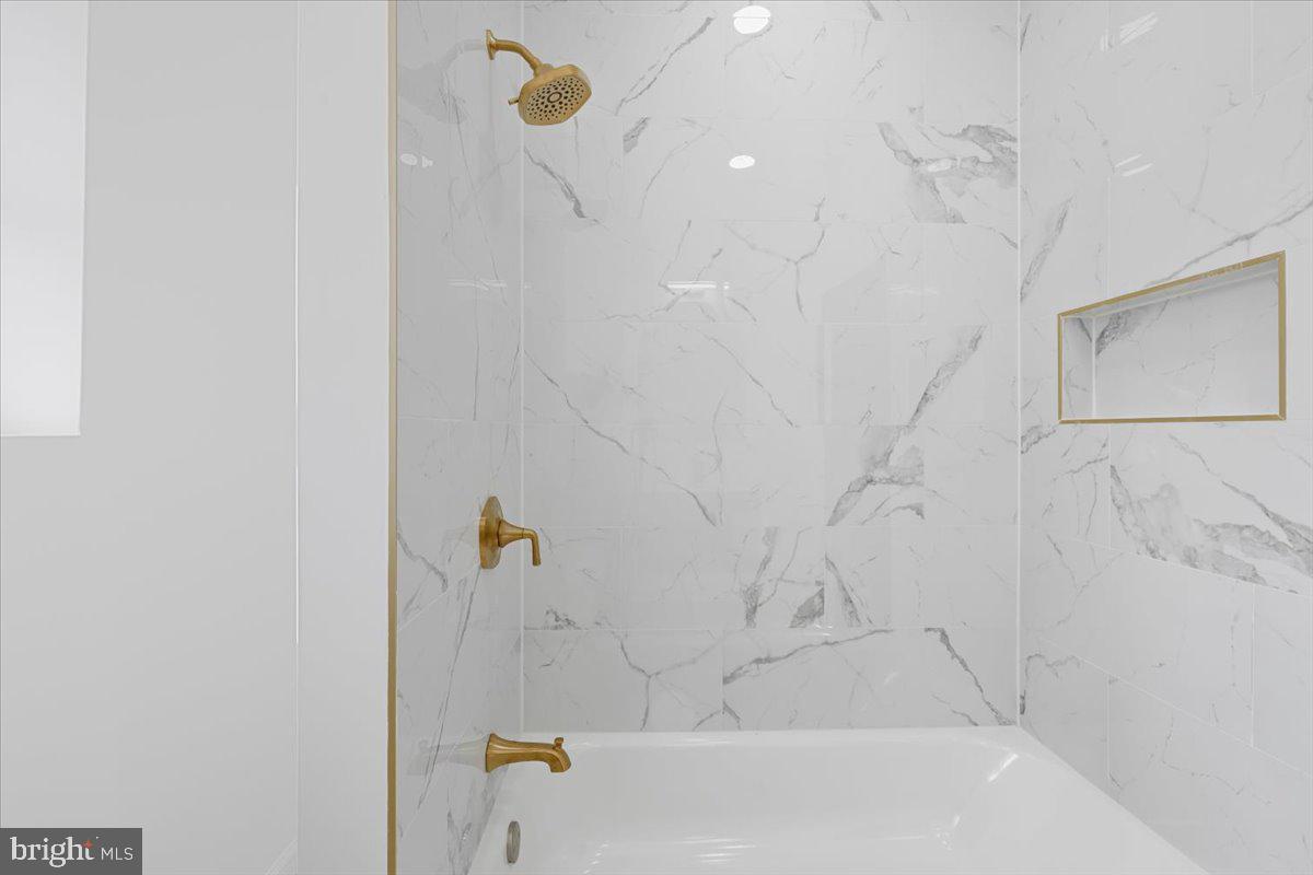 COBBS CREEK - Residential