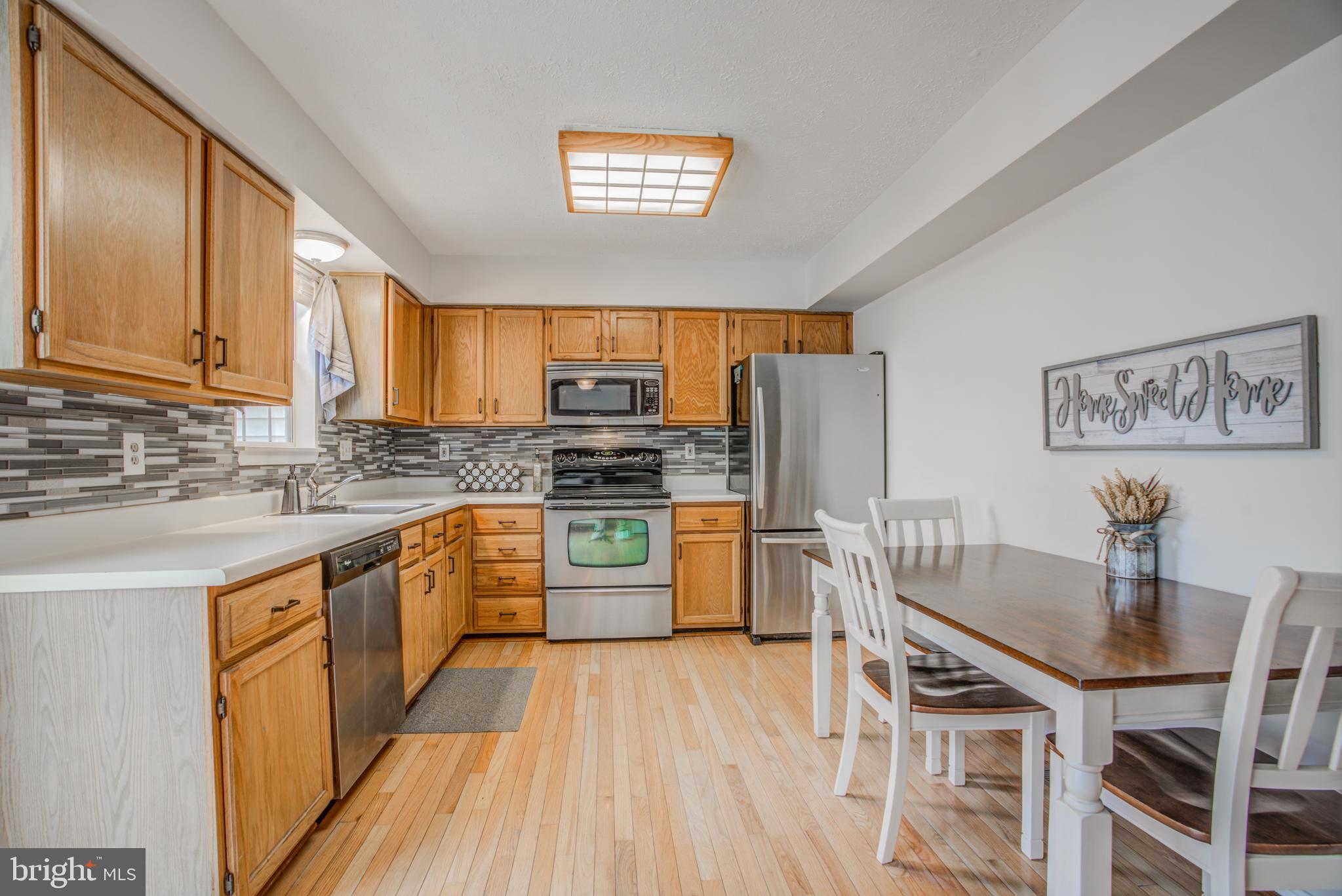 CONSTANT FRIENDSHIP - Residential