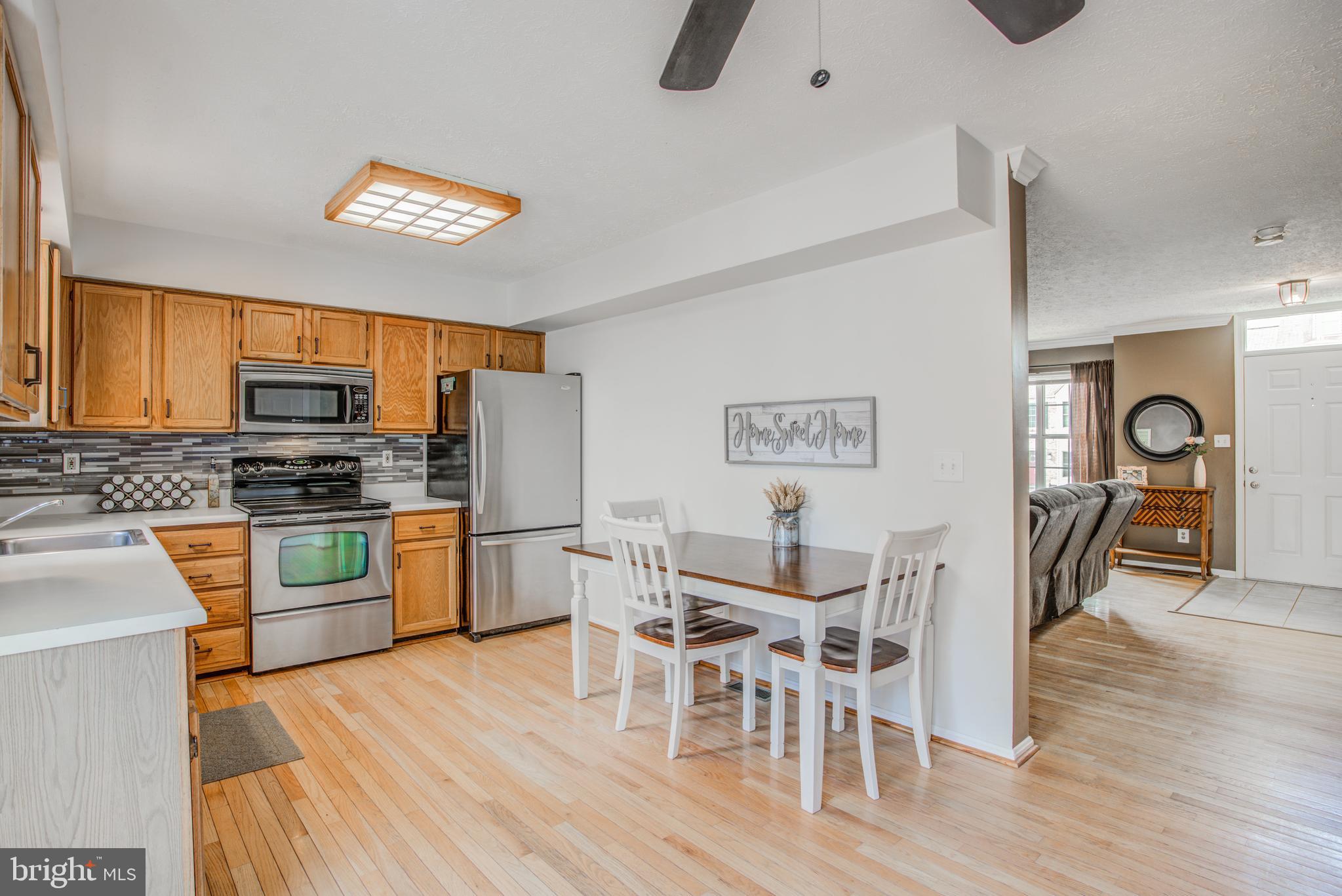 CONSTANT FRIENDSHIP - Residential