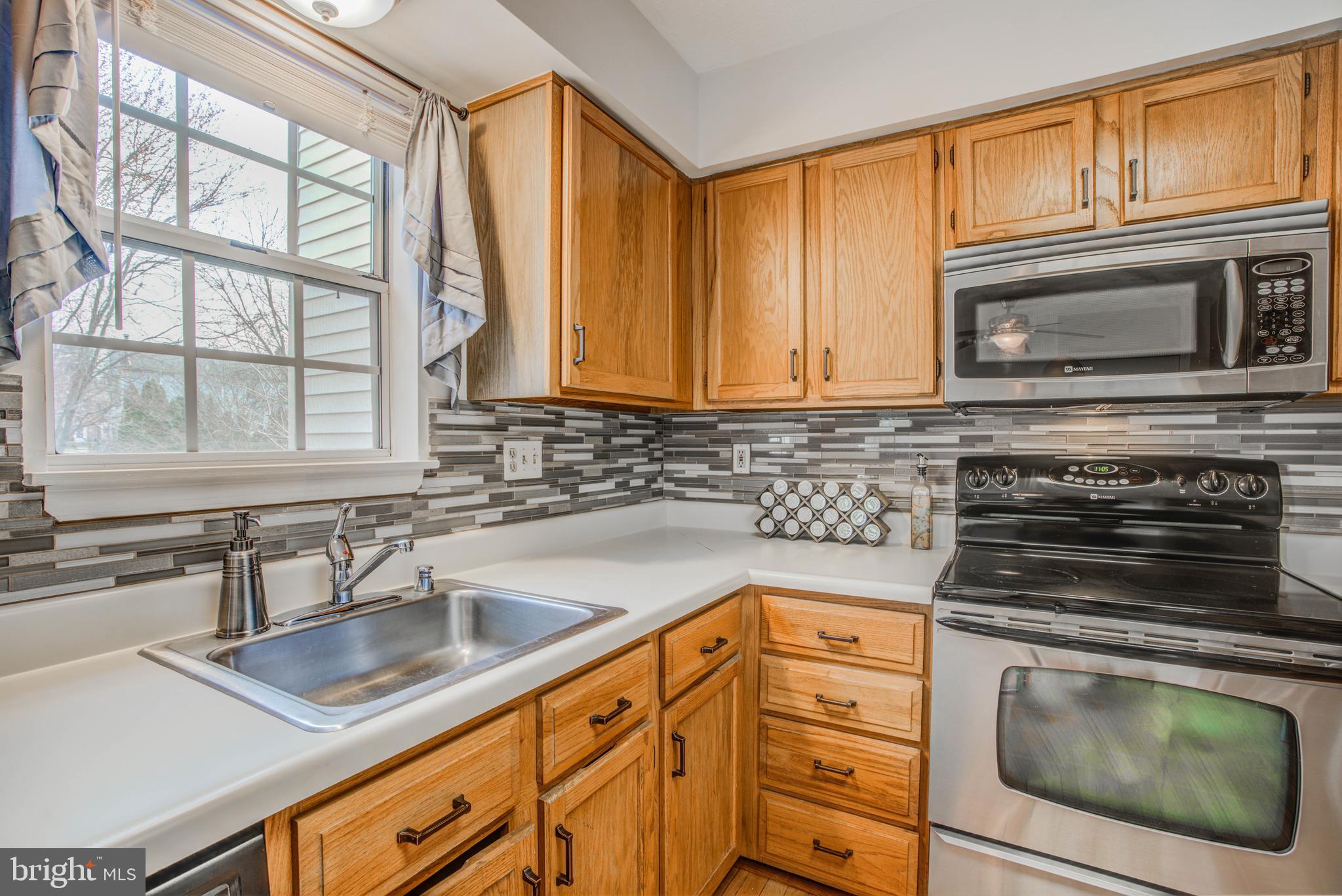 CONSTANT FRIENDSHIP - Residential