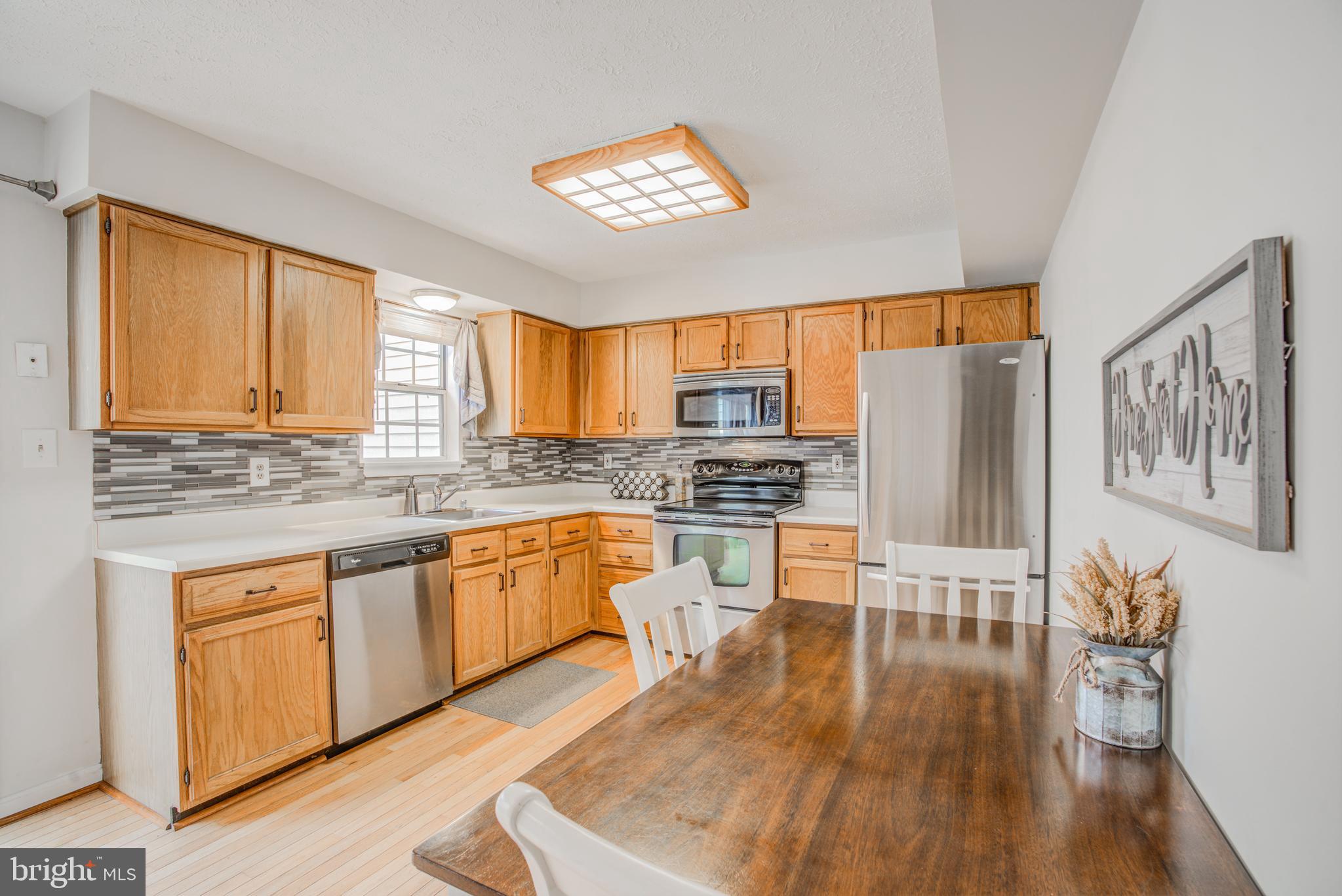 CONSTANT FRIENDSHIP - Residential