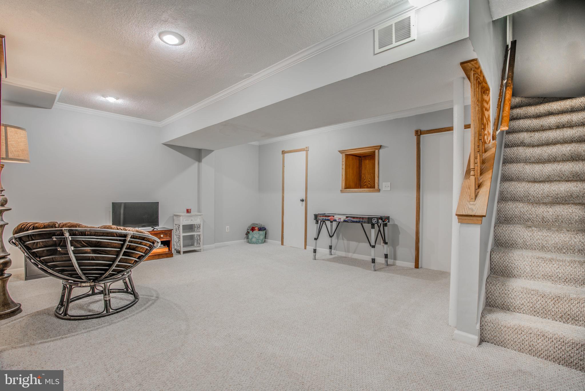 CONSTANT FRIENDSHIP - Residential