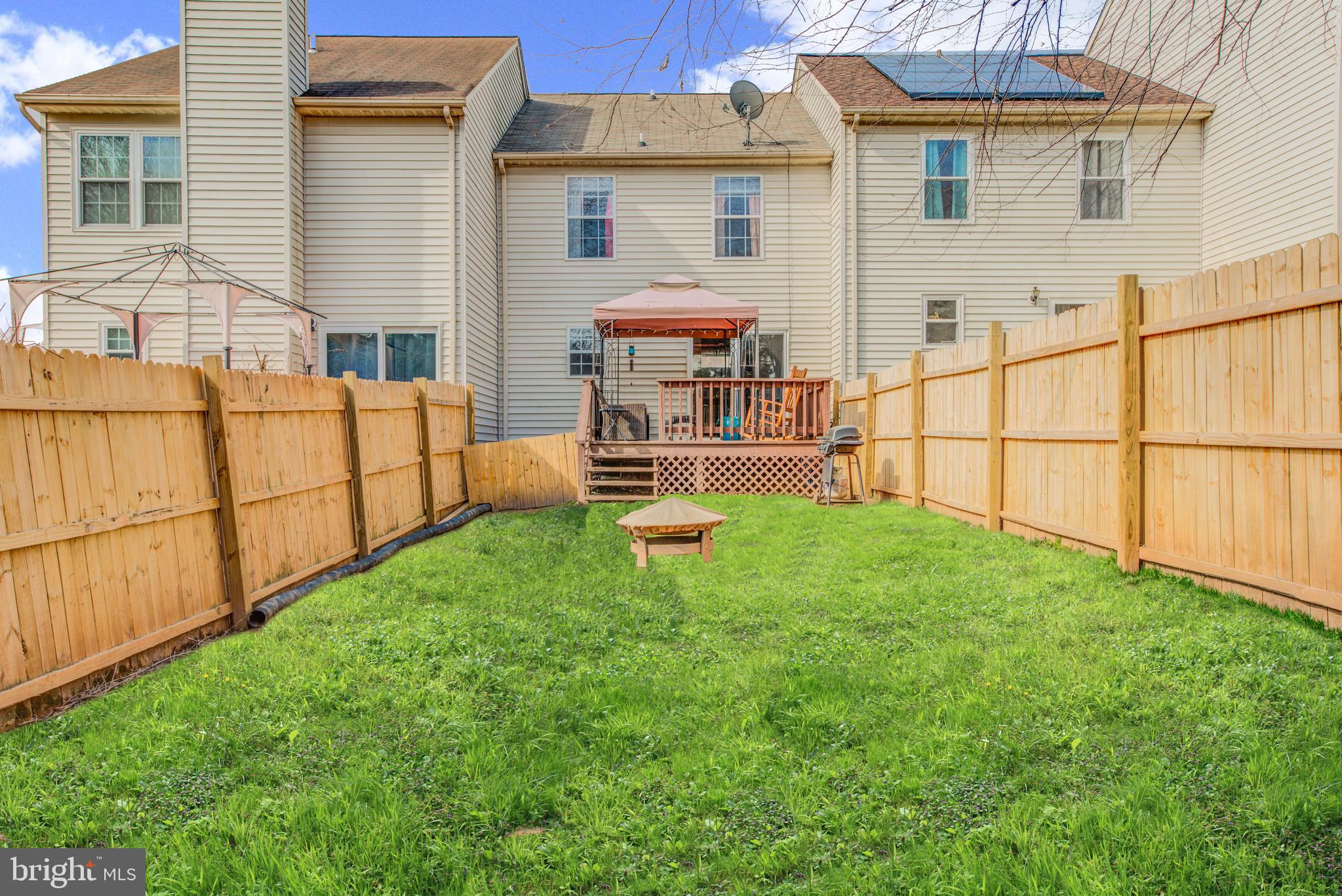 CONSTANT FRIENDSHIP - Residential