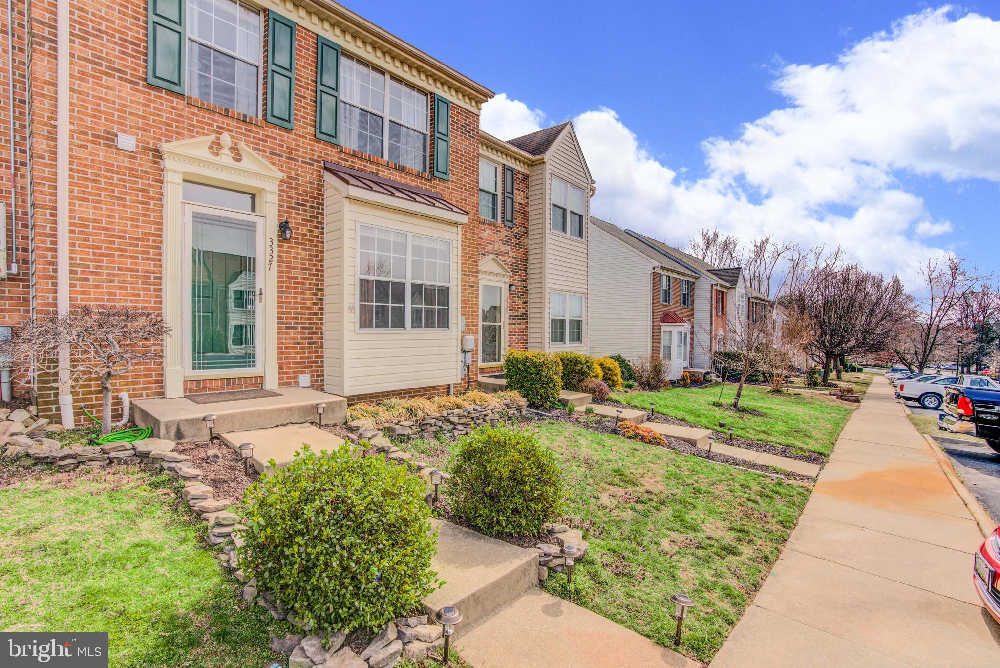 CONSTANT FRIENDSHIP - Residential