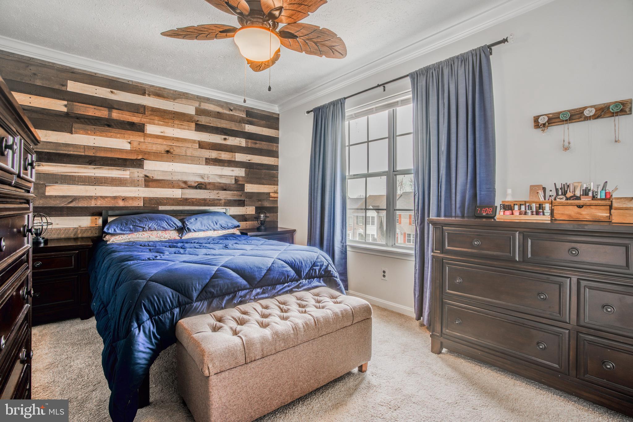 CONSTANT FRIENDSHIP - Residential