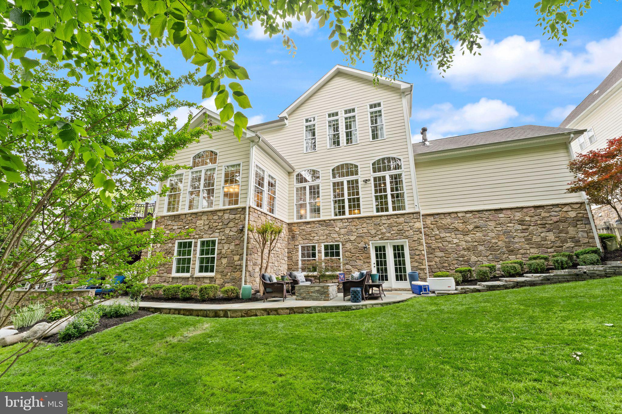 LANSDOWNE ON THE POTOMAC - Residential