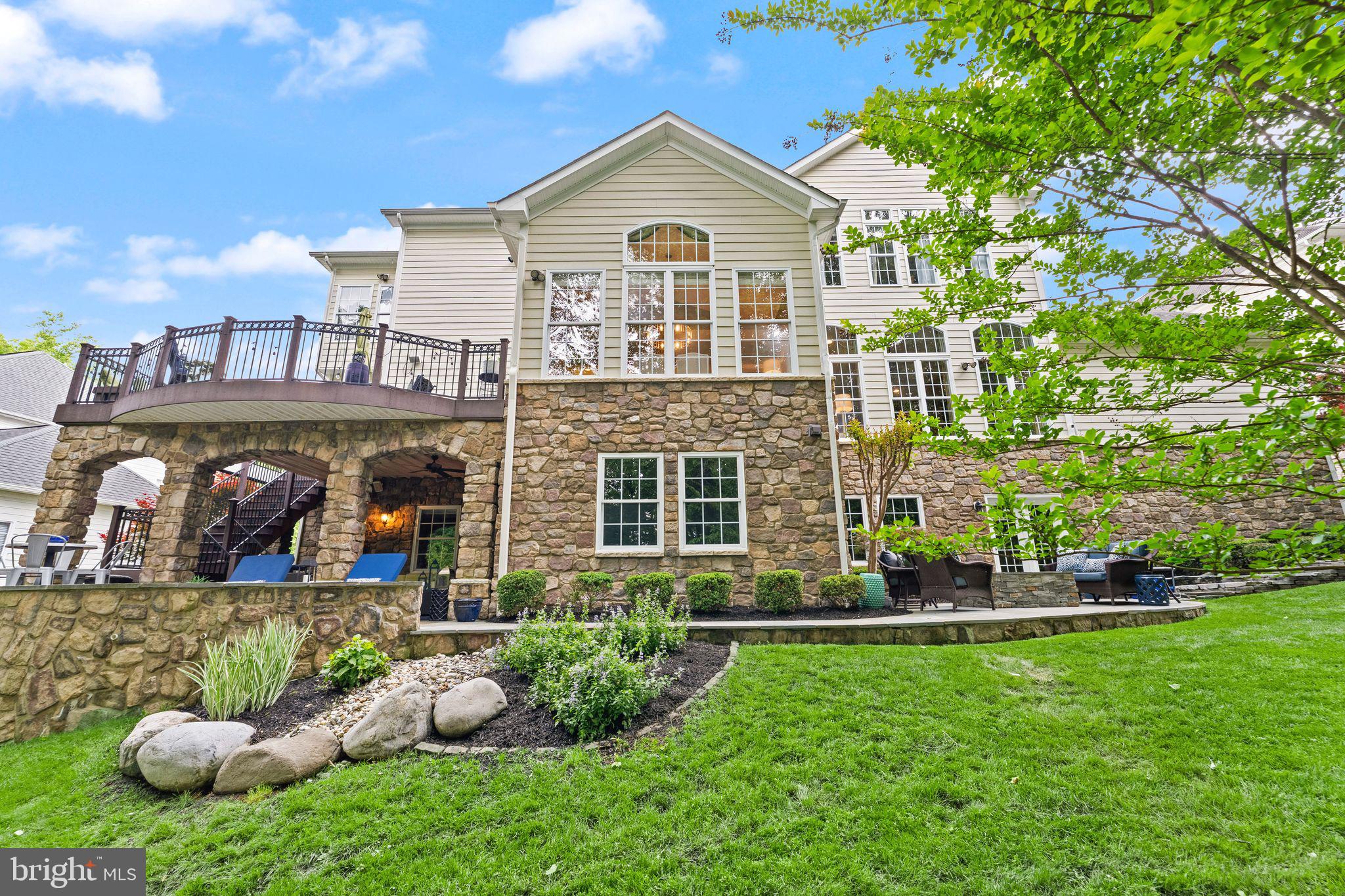 LANSDOWNE ON THE POTOMAC - Residential
