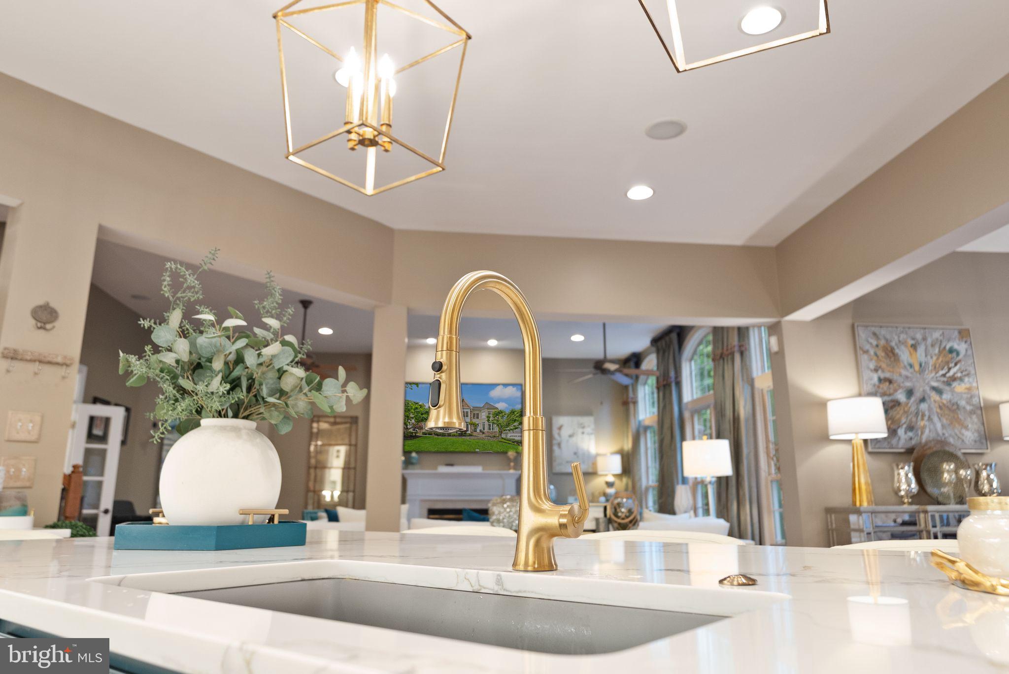 LANSDOWNE ON THE POTOMAC - Residential