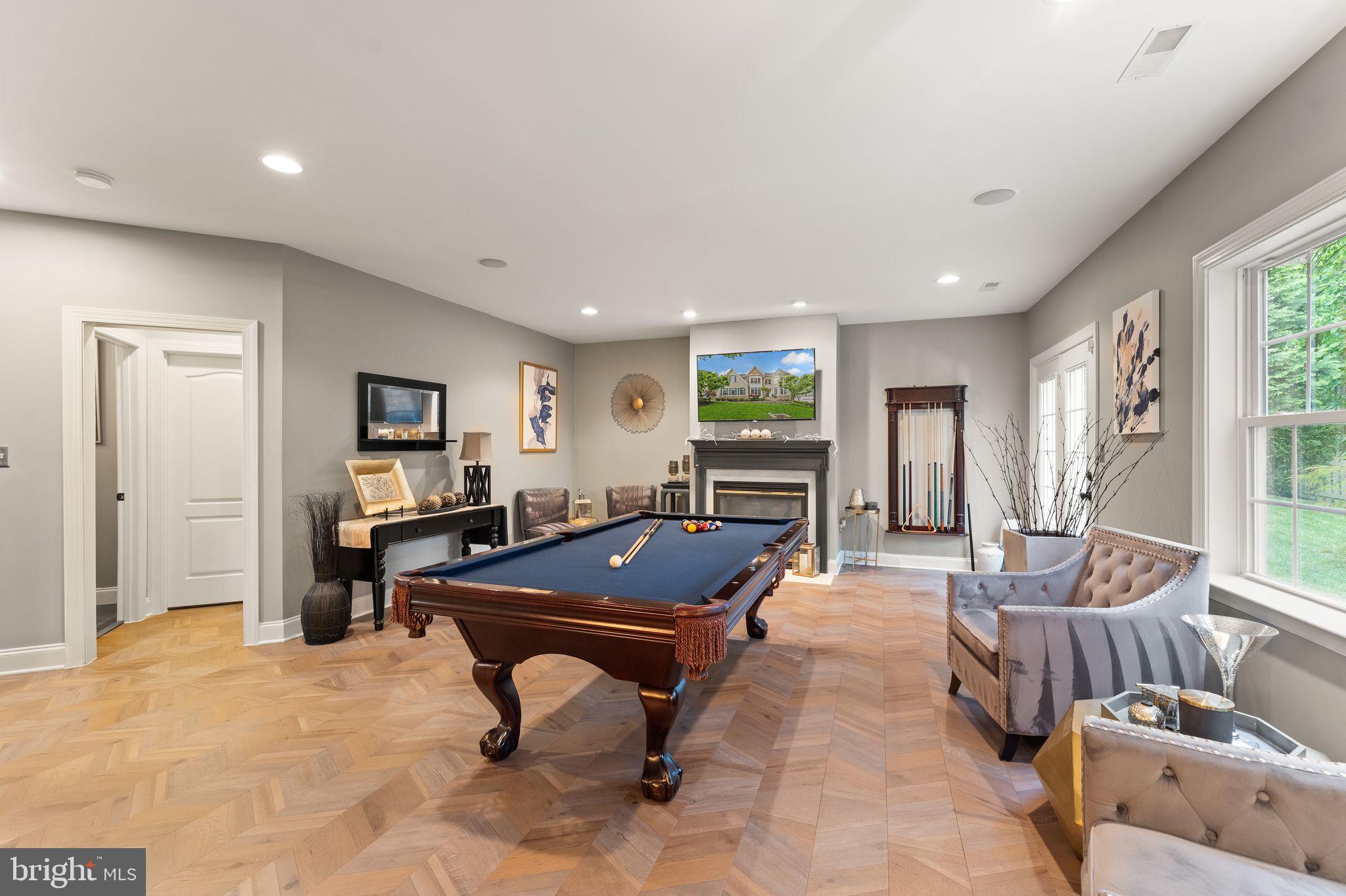 LANSDOWNE ON THE POTOMAC - Residential