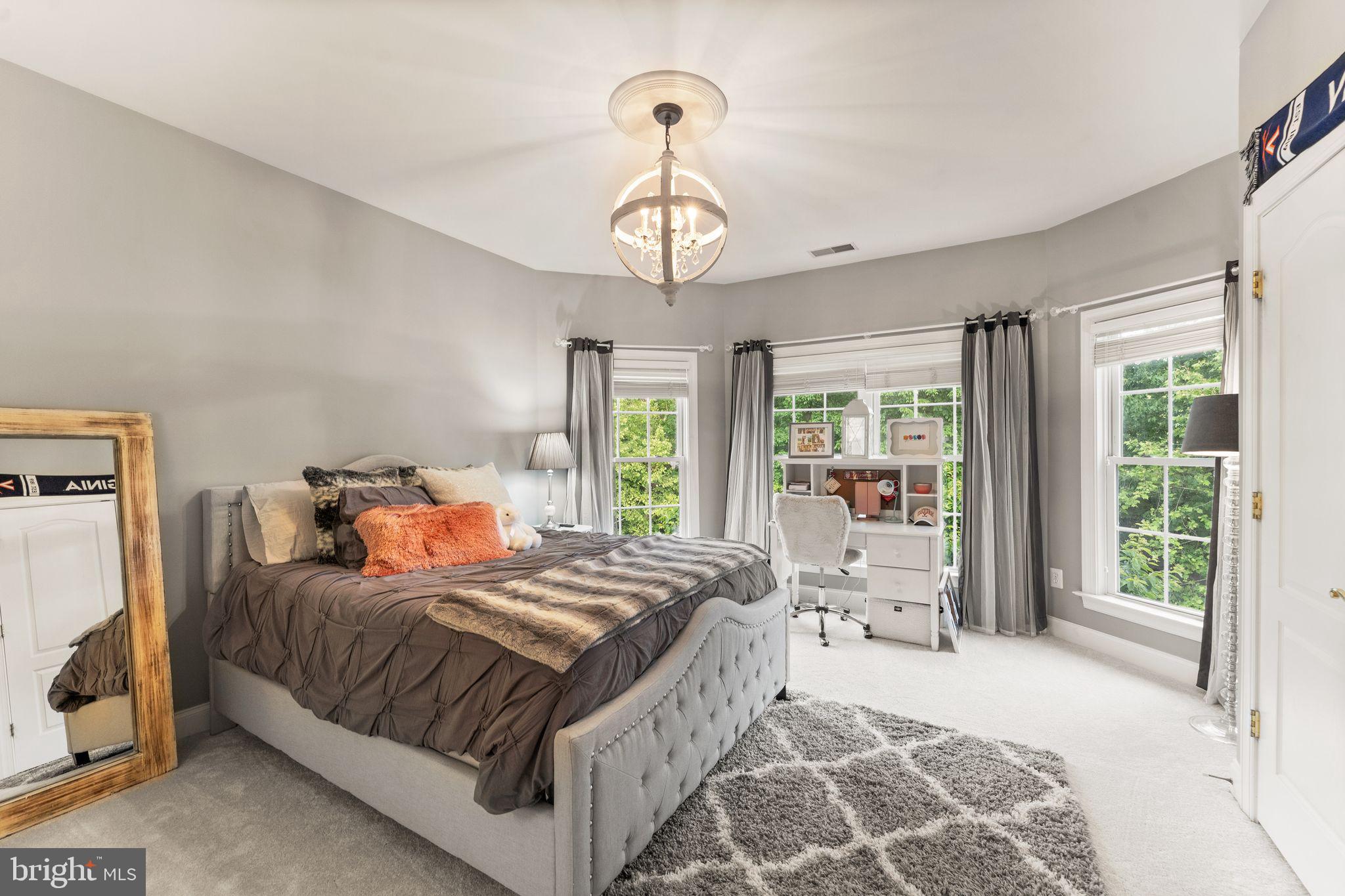 LANSDOWNE ON THE POTOMAC - Residential