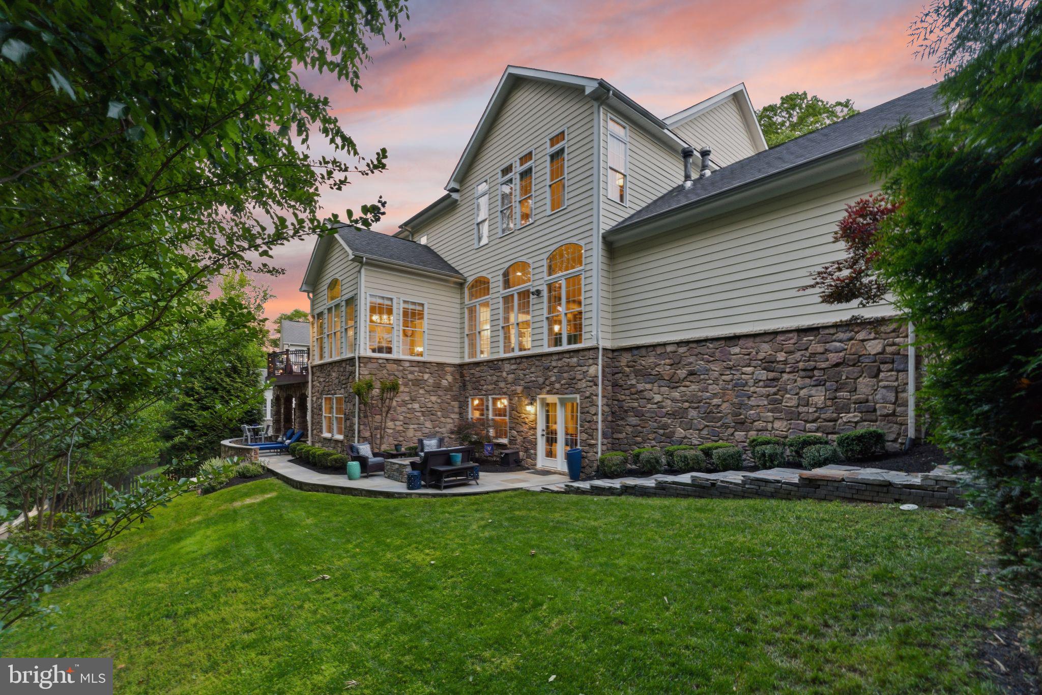 LANSDOWNE ON THE POTOMAC - Residential