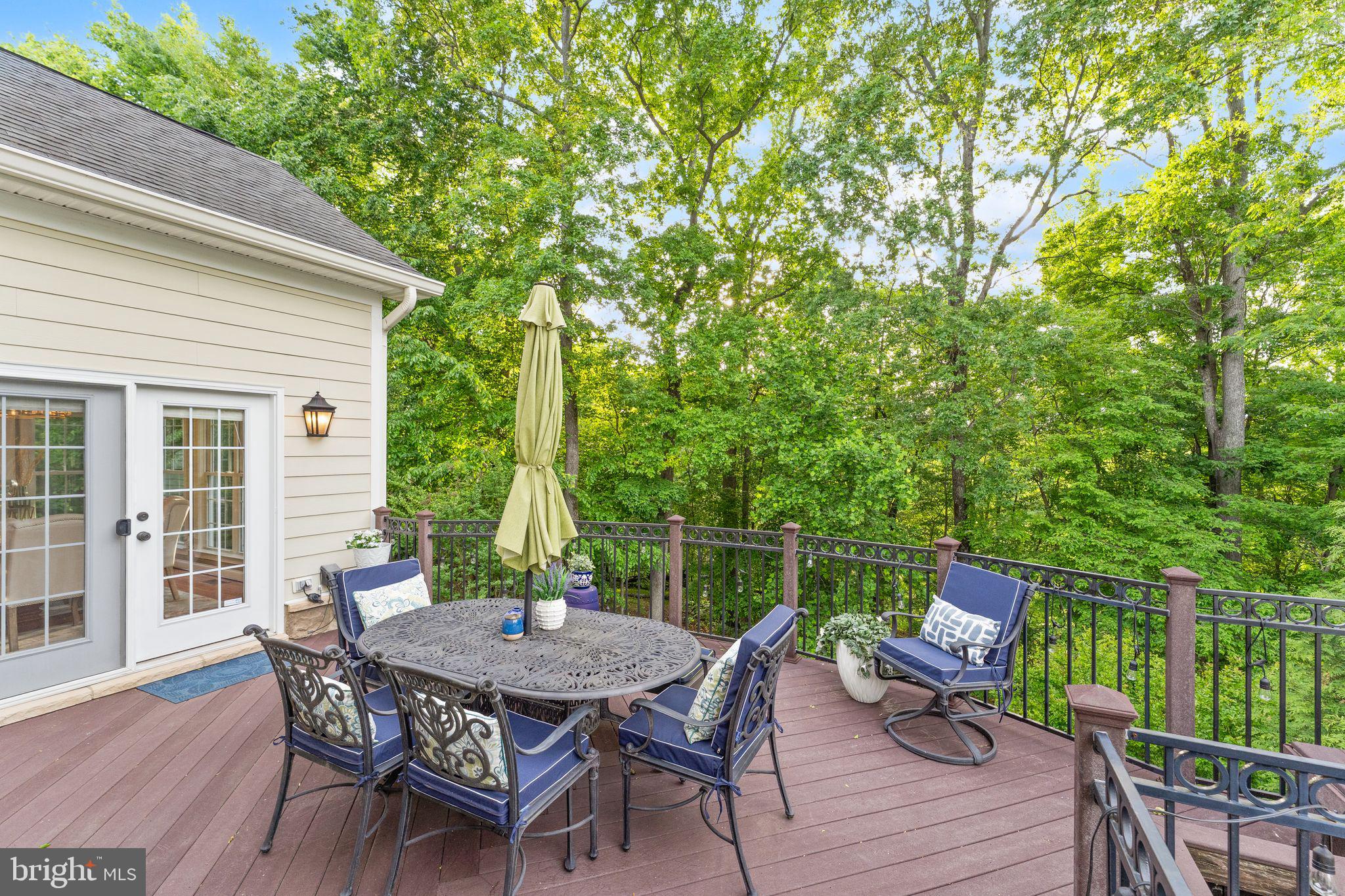 LANSDOWNE ON THE POTOMAC - Residential