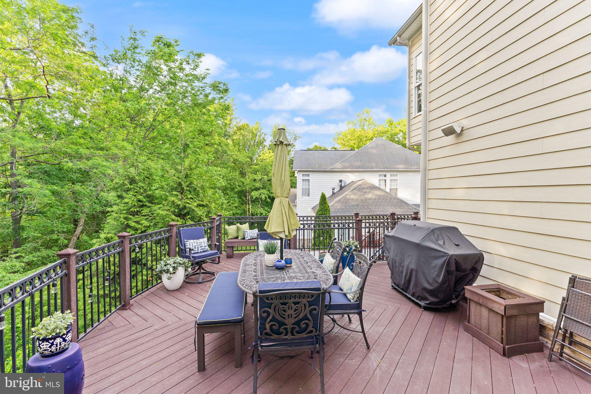 LANSDOWNE ON THE POTOMAC - Residential