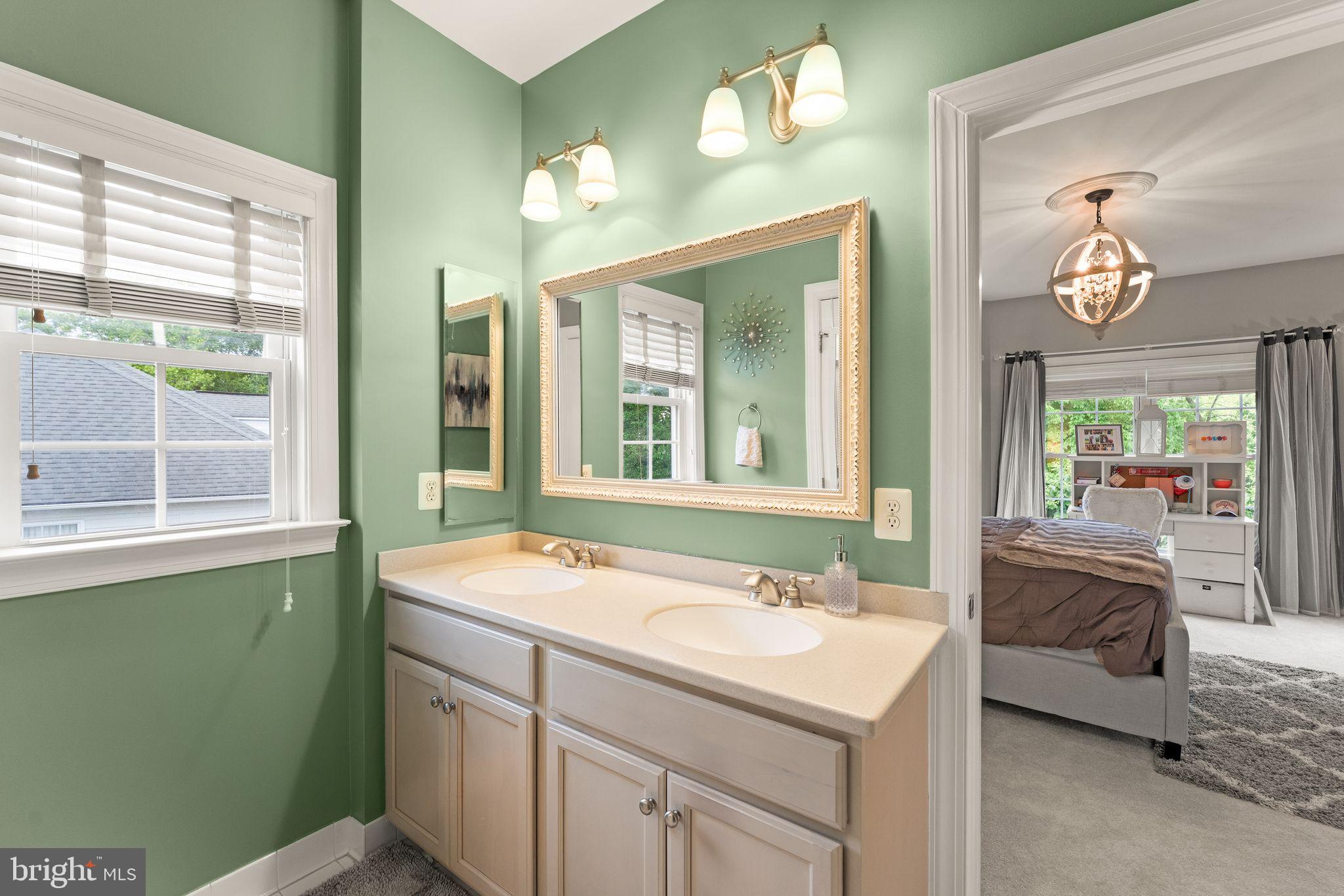LANSDOWNE ON THE POTOMAC - Residential