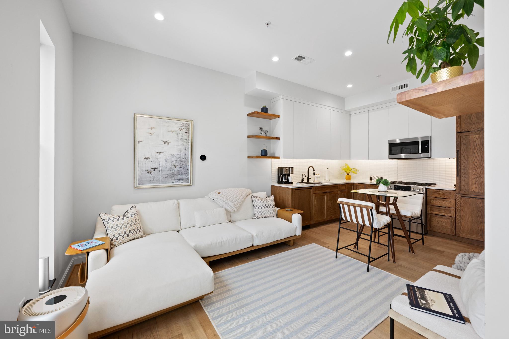 2525 PENNSYLVANIA AVENUE NW 305