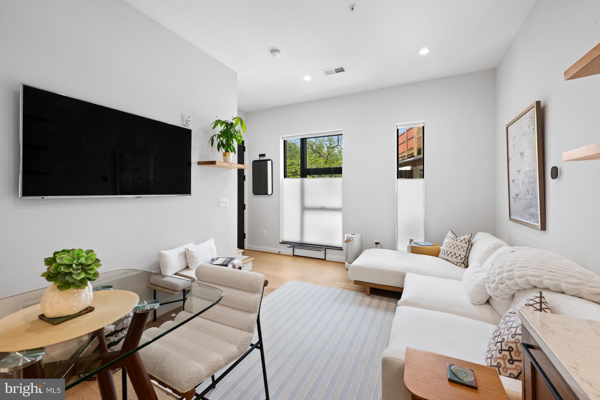 2525 PENNSYLVANIA AVENUE NW 305