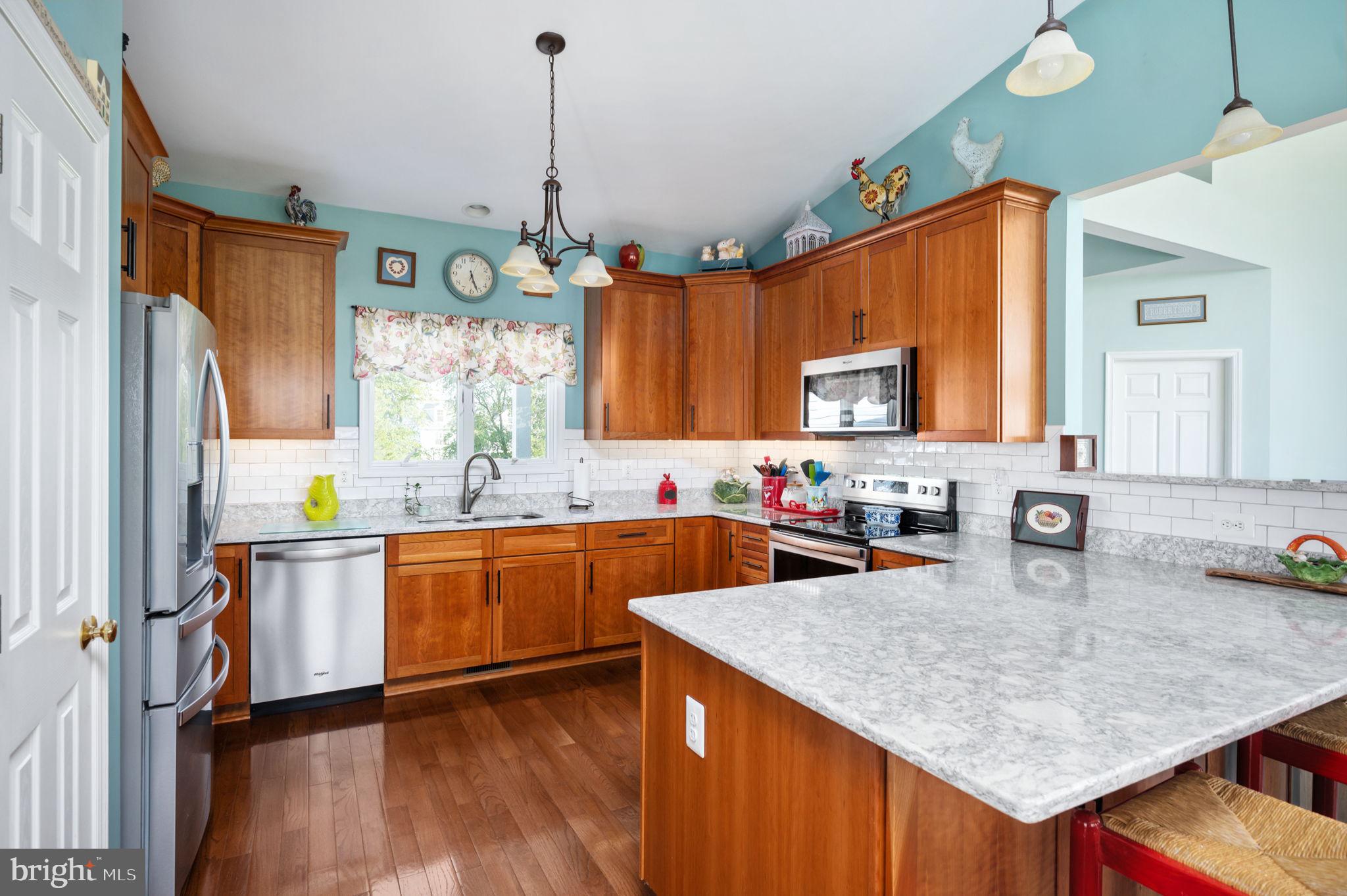 LONG VIEW SHORES - Residential