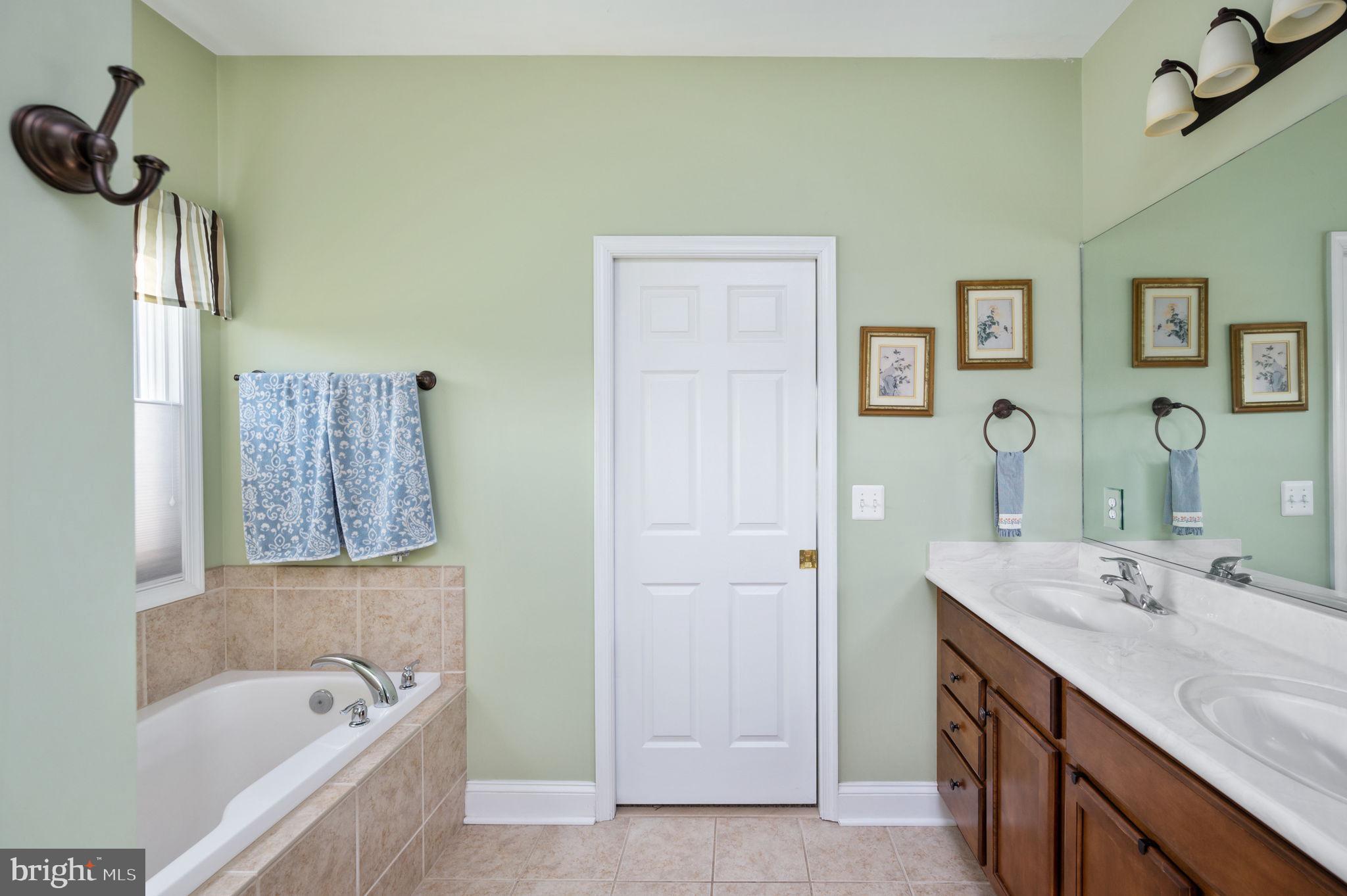 LONG VIEW SHORES - Residential