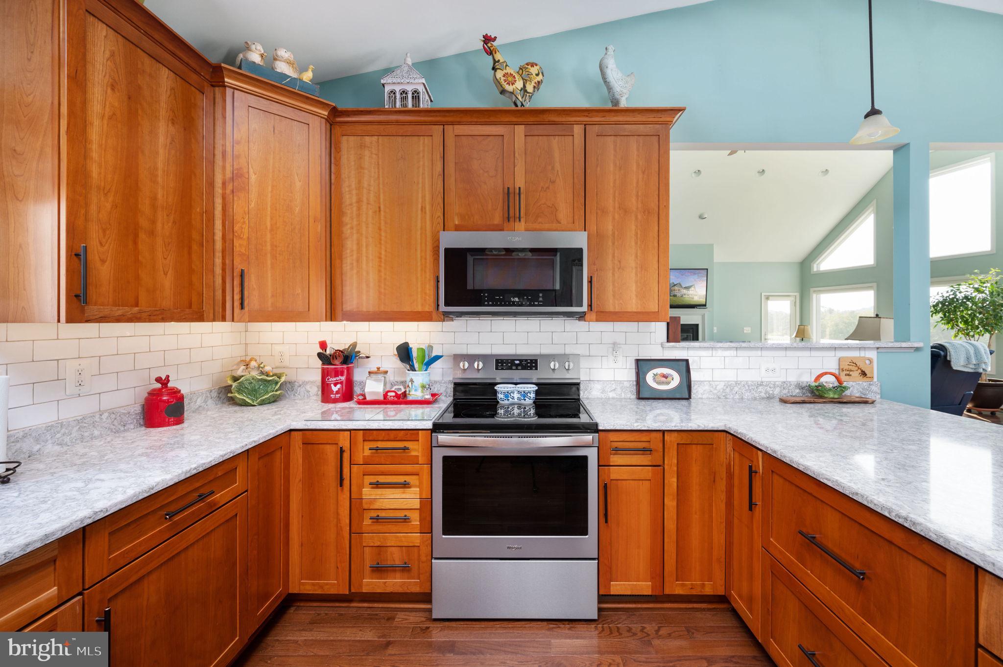 LONG VIEW SHORES - Residential