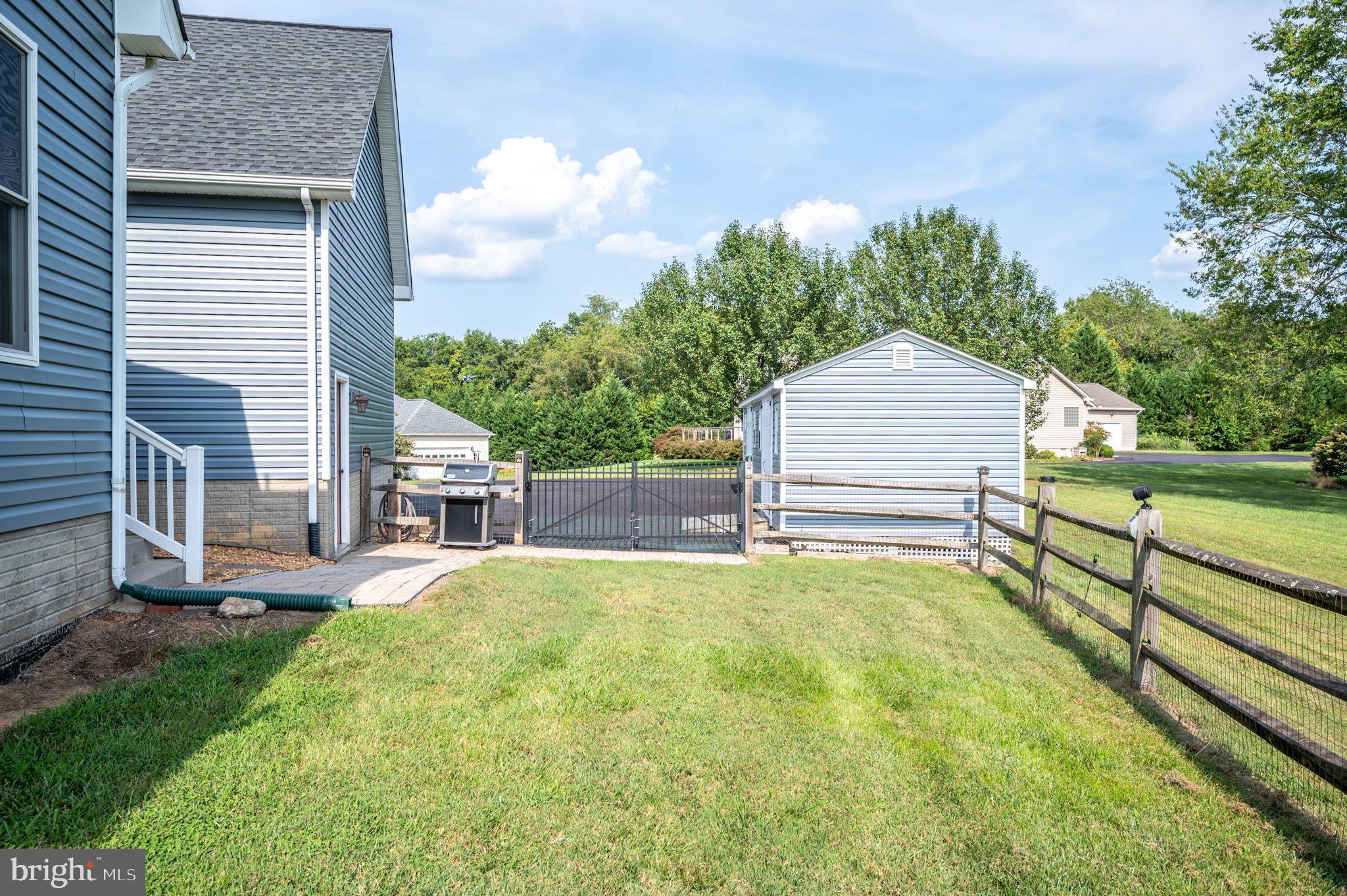 LONG VIEW SHORES - Residential