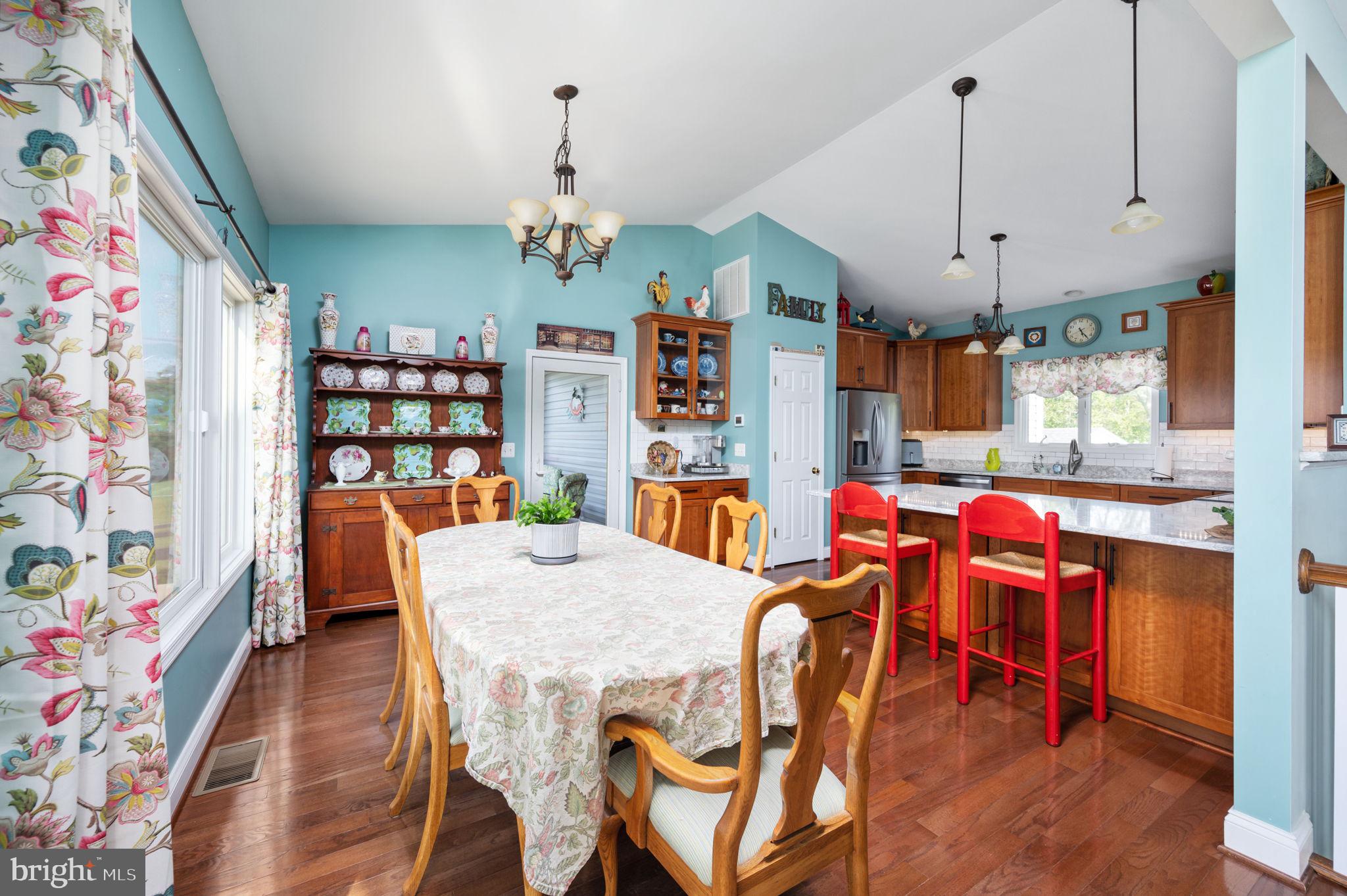 LONG VIEW SHORES - Residential