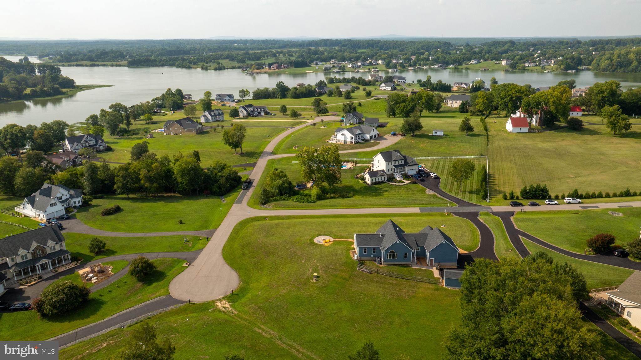 LONG VIEW SHORES - Residential