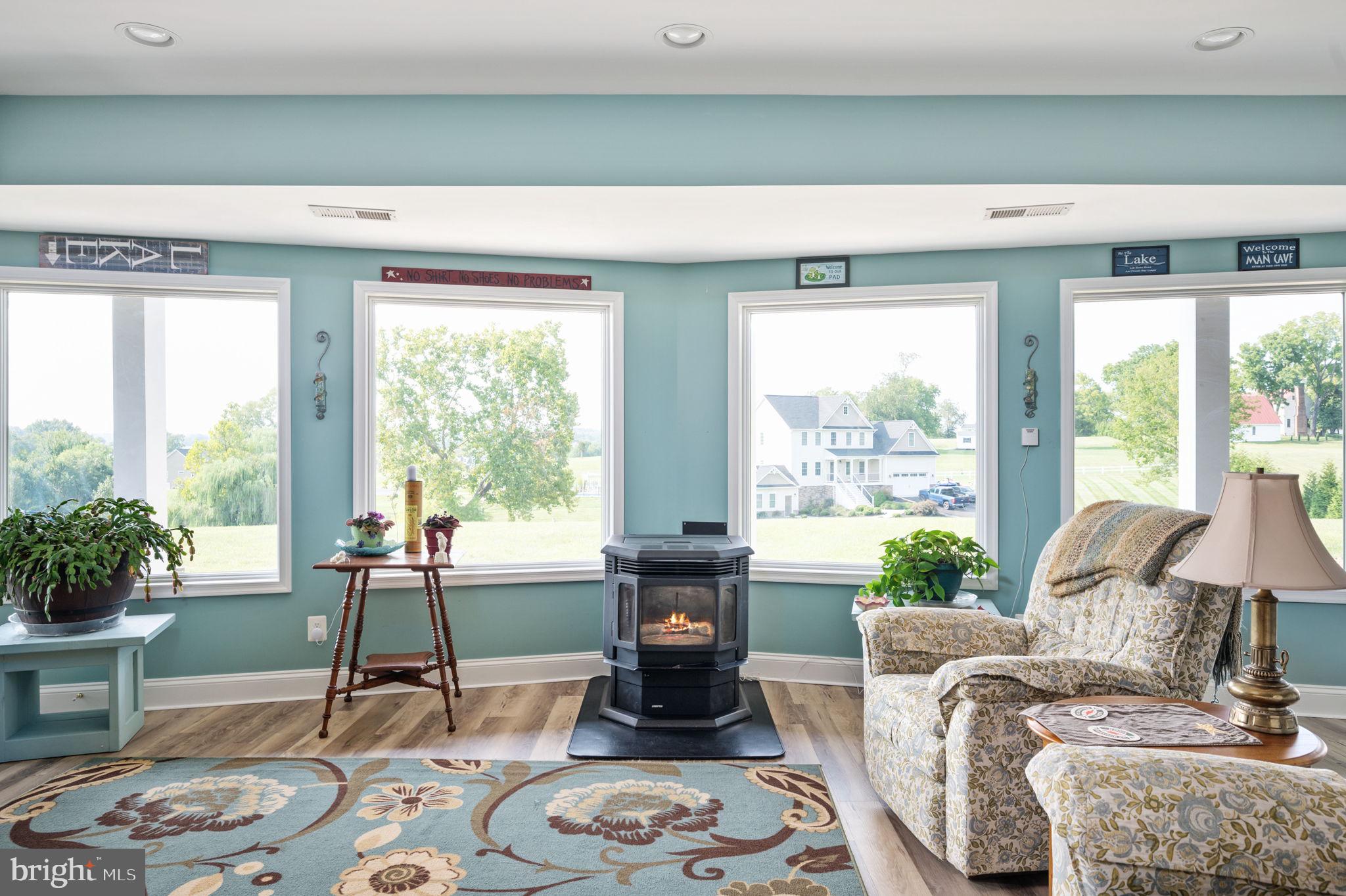 LONG VIEW SHORES - Residential