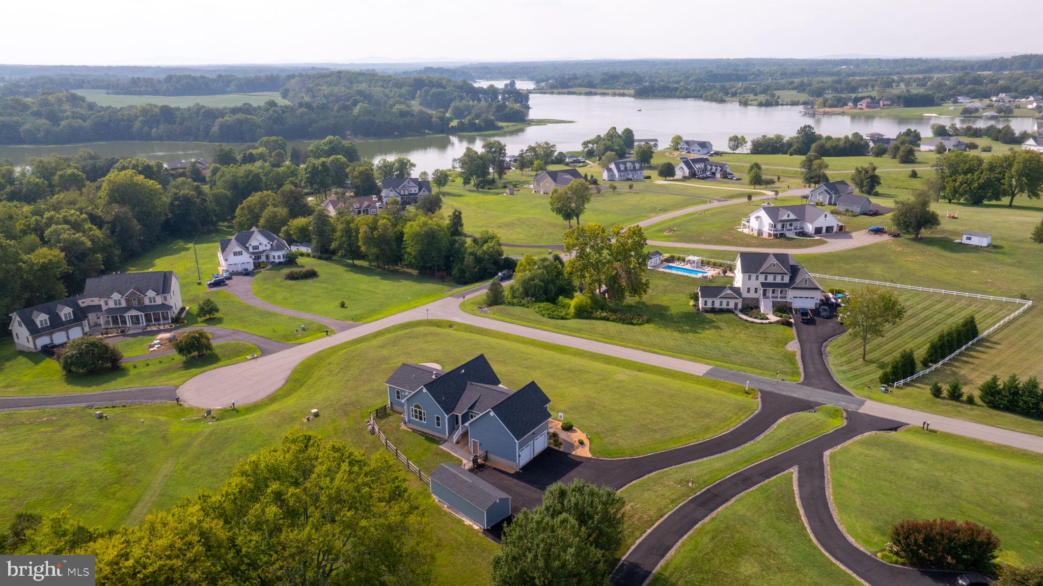 LONG VIEW SHORES - Residential