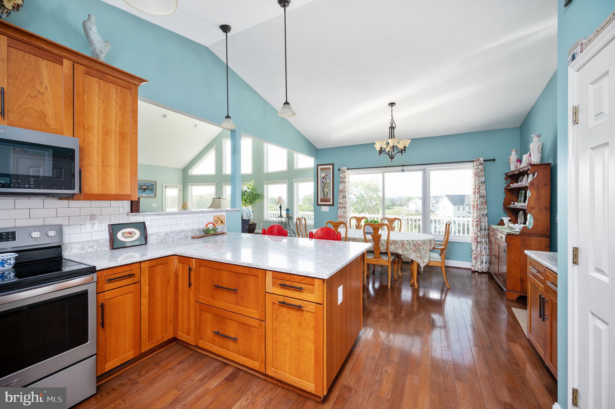 LONG VIEW SHORES - Residential