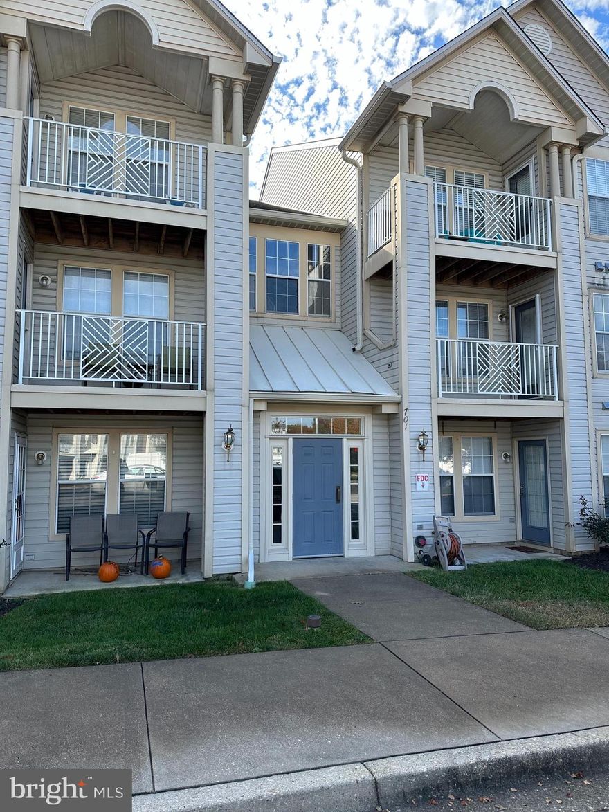 Charming 2-Bedroom, 2-Bathroom Apartment with Open Floor Plan and Balcony.

Welcome to your new home in the heart of Piney Orchard, where modern comfort meets serene living. This spacious 2-bedroom, 2-bathroom apartment boasts a thoughtfully designed open floor plan, perfect for those who value both space and style. Enjoy your private balcony.